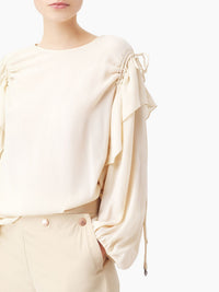 Blouse en soie mélangée avec détails de volants - Angora Beige