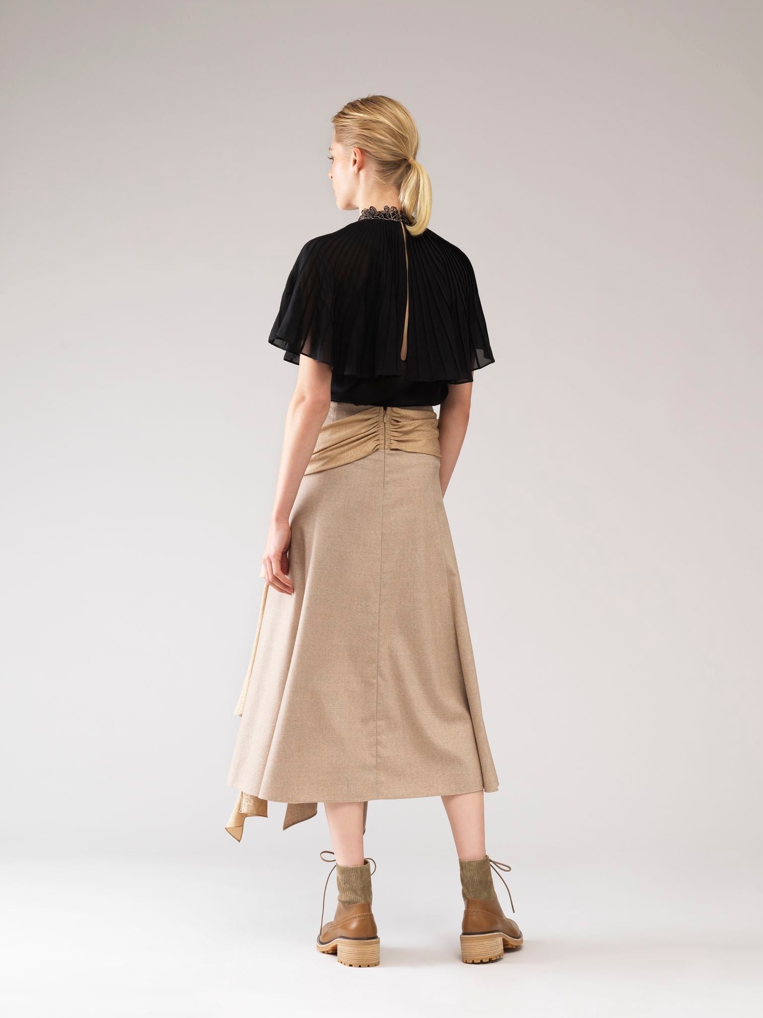 Top cape en soie - Noir