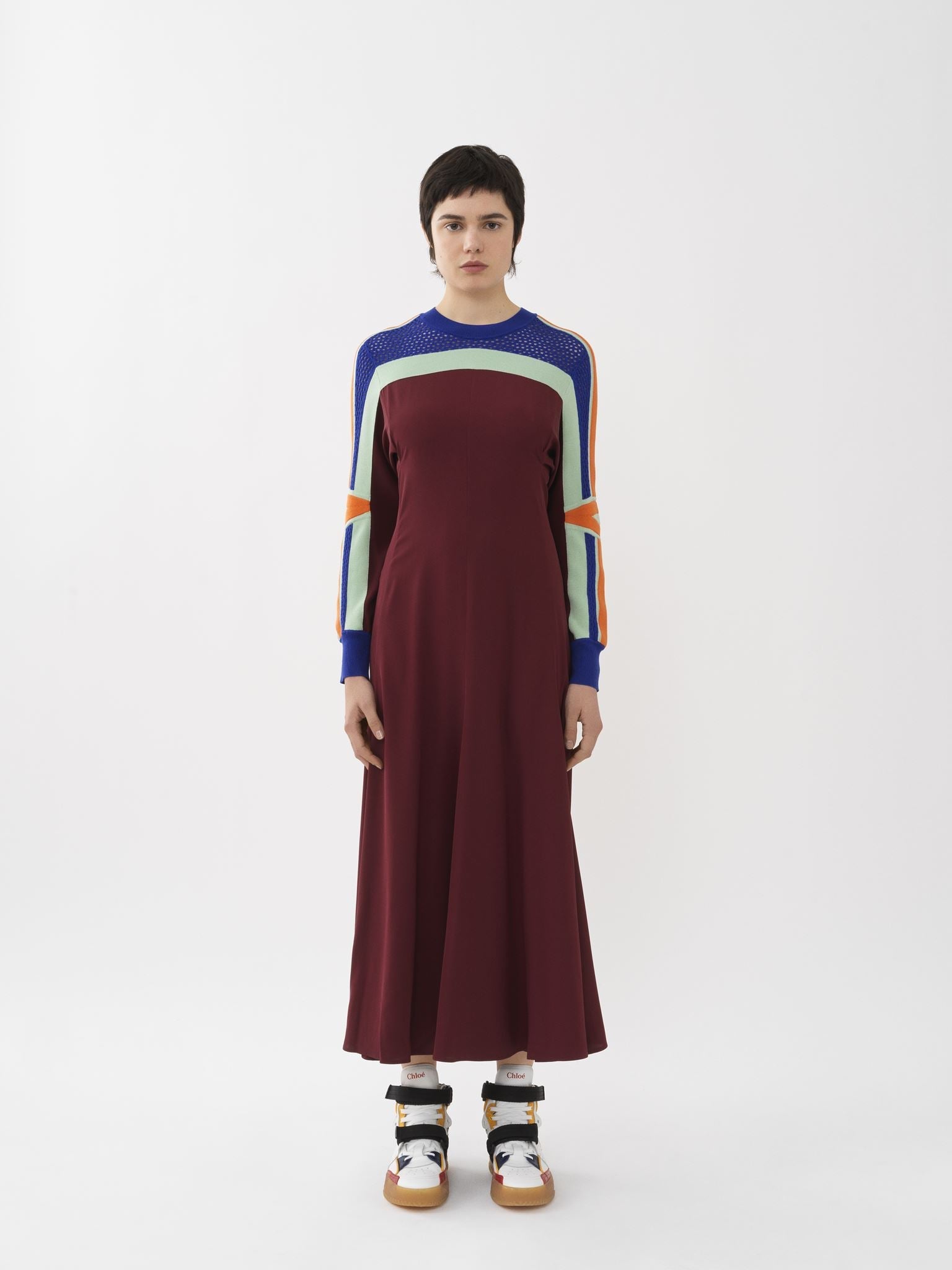 Robe manches longues oversize en soie - Darkened Brown
