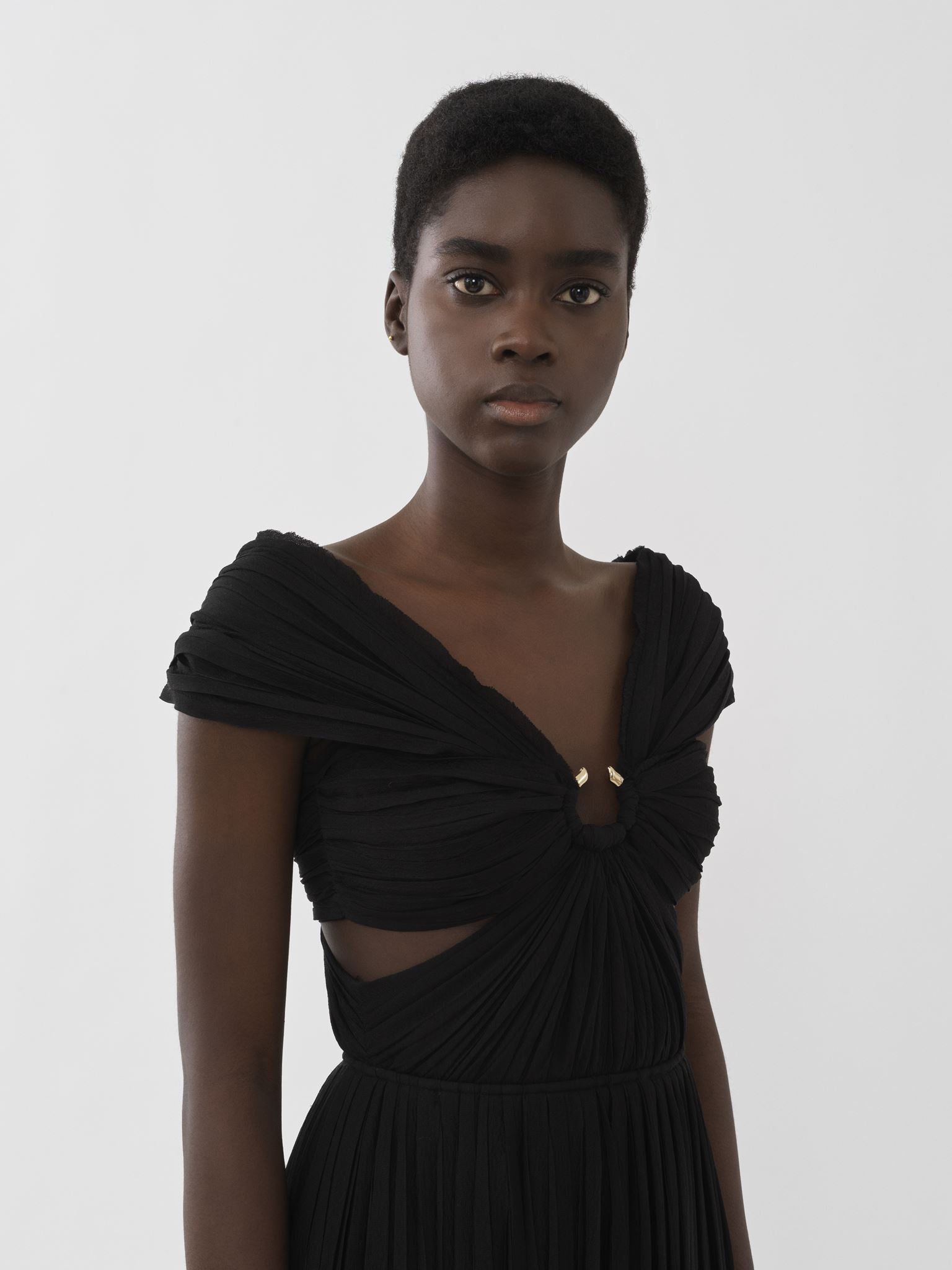 Robe plissée épaules nues en soie - Noir