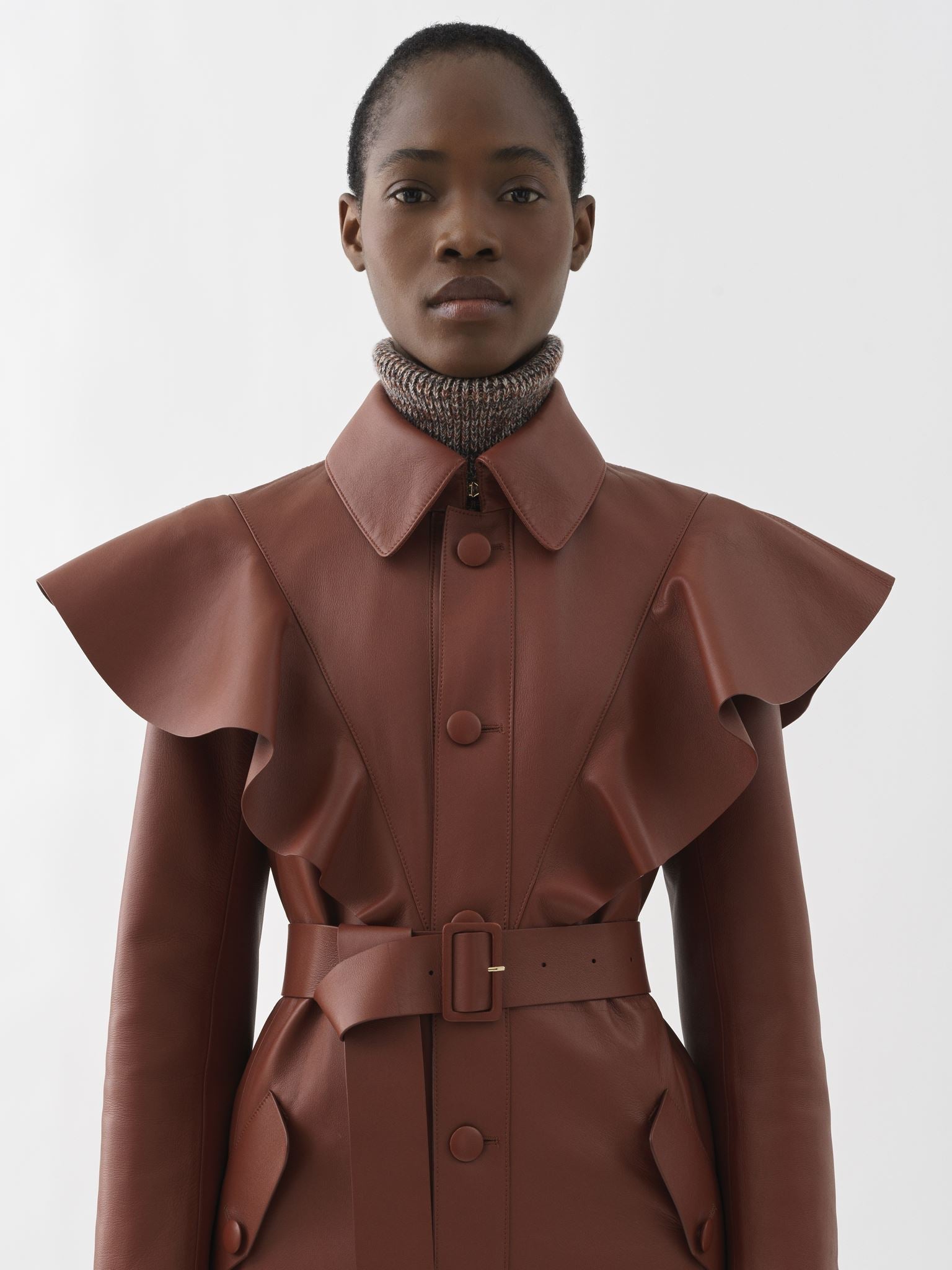Trench volanté en cuir - Intense Brown