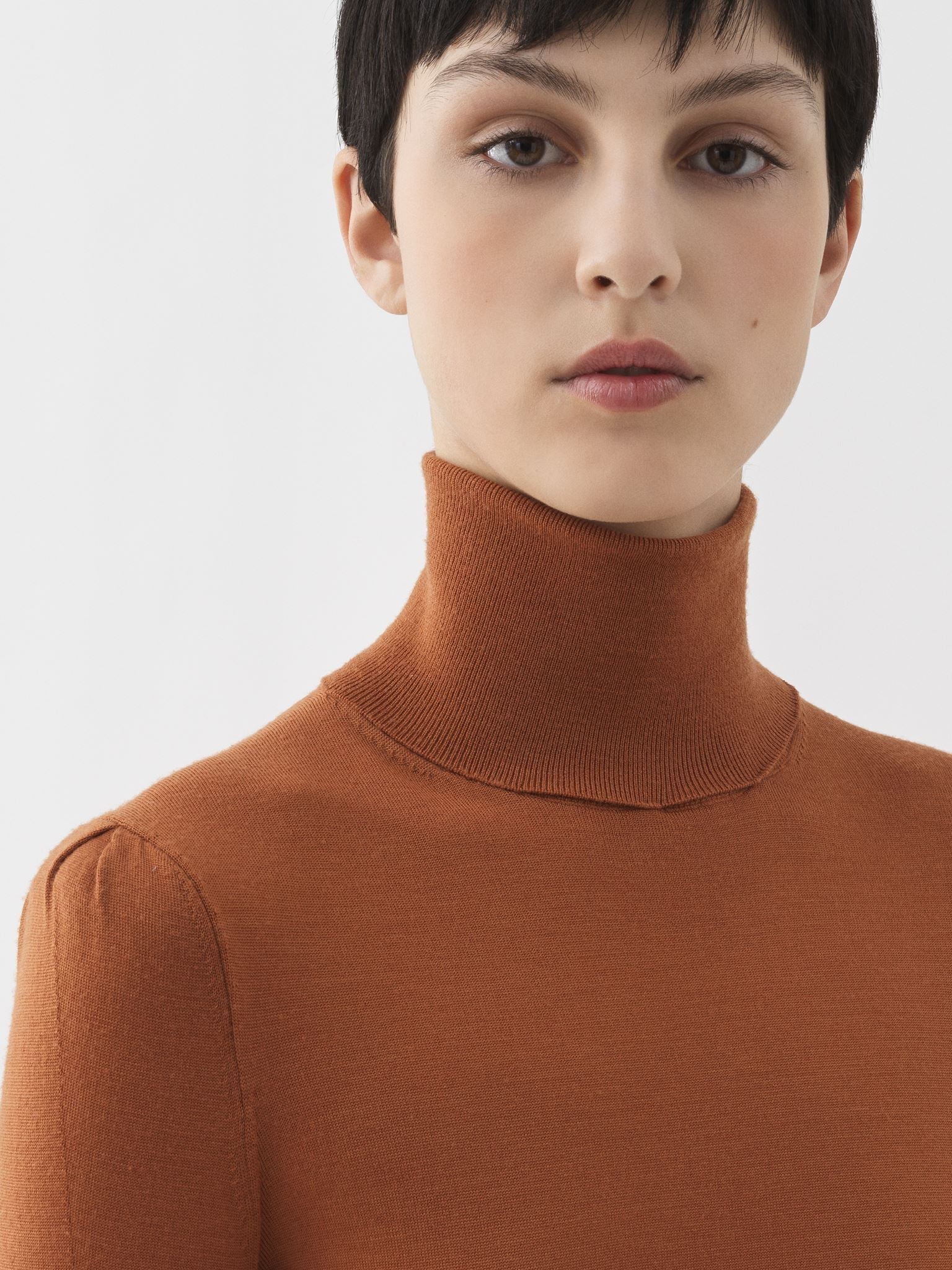 Pull ajusté à col roulé en laine - Brun Chaud