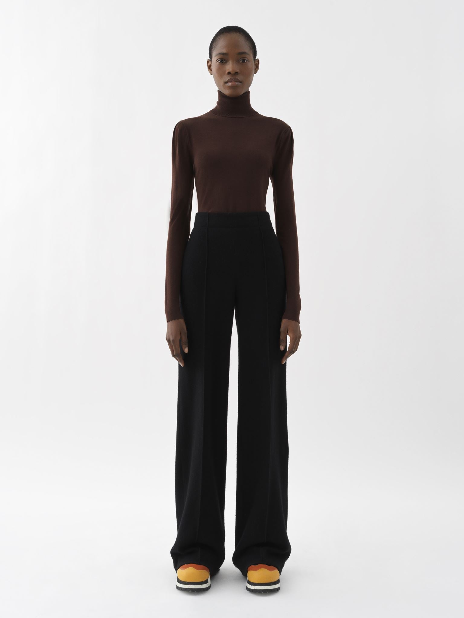 Pull ajusté à col roulé en laine - Rosewood Brown