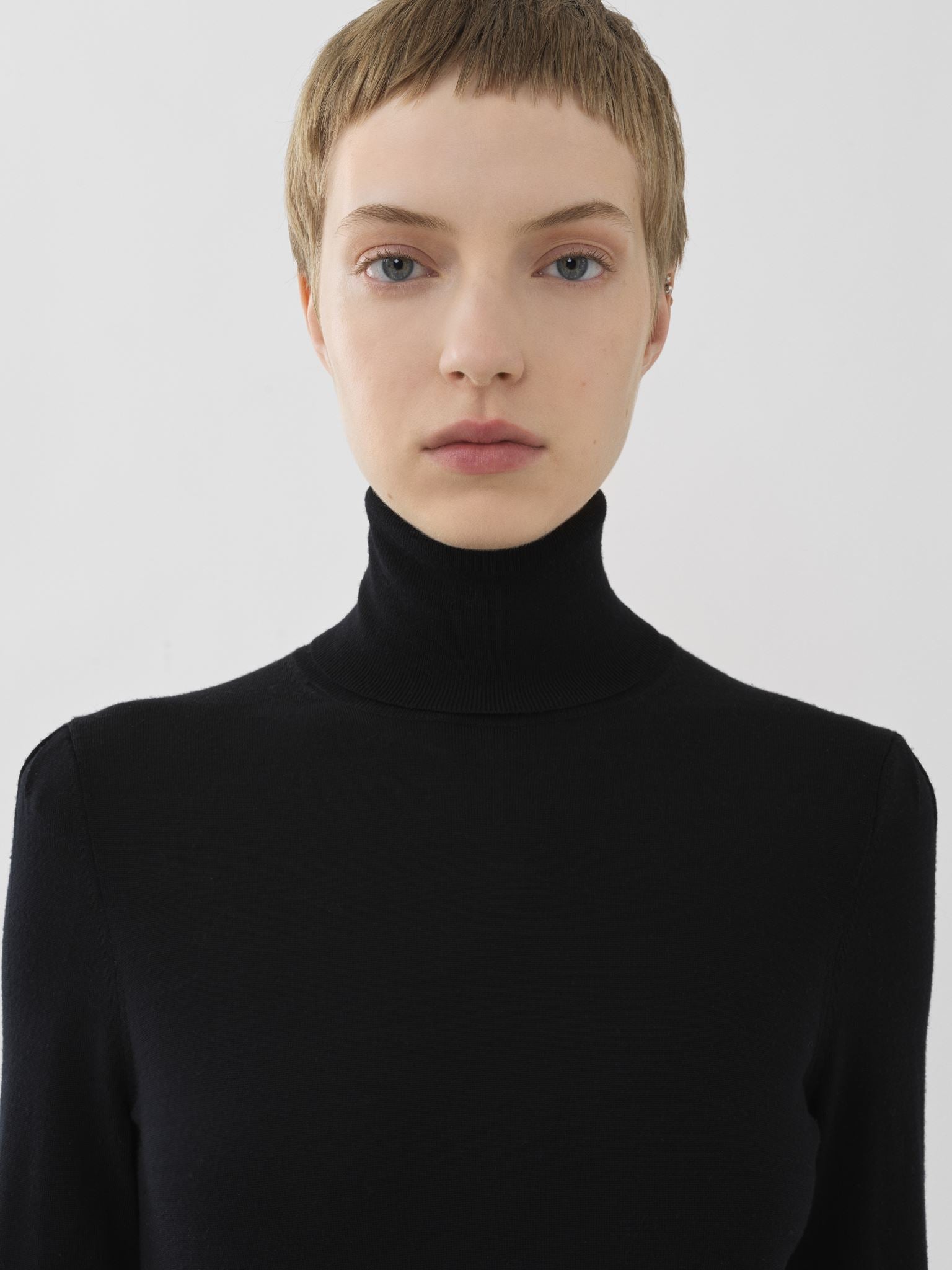 Pull à col roulé ajusté en laine - Black