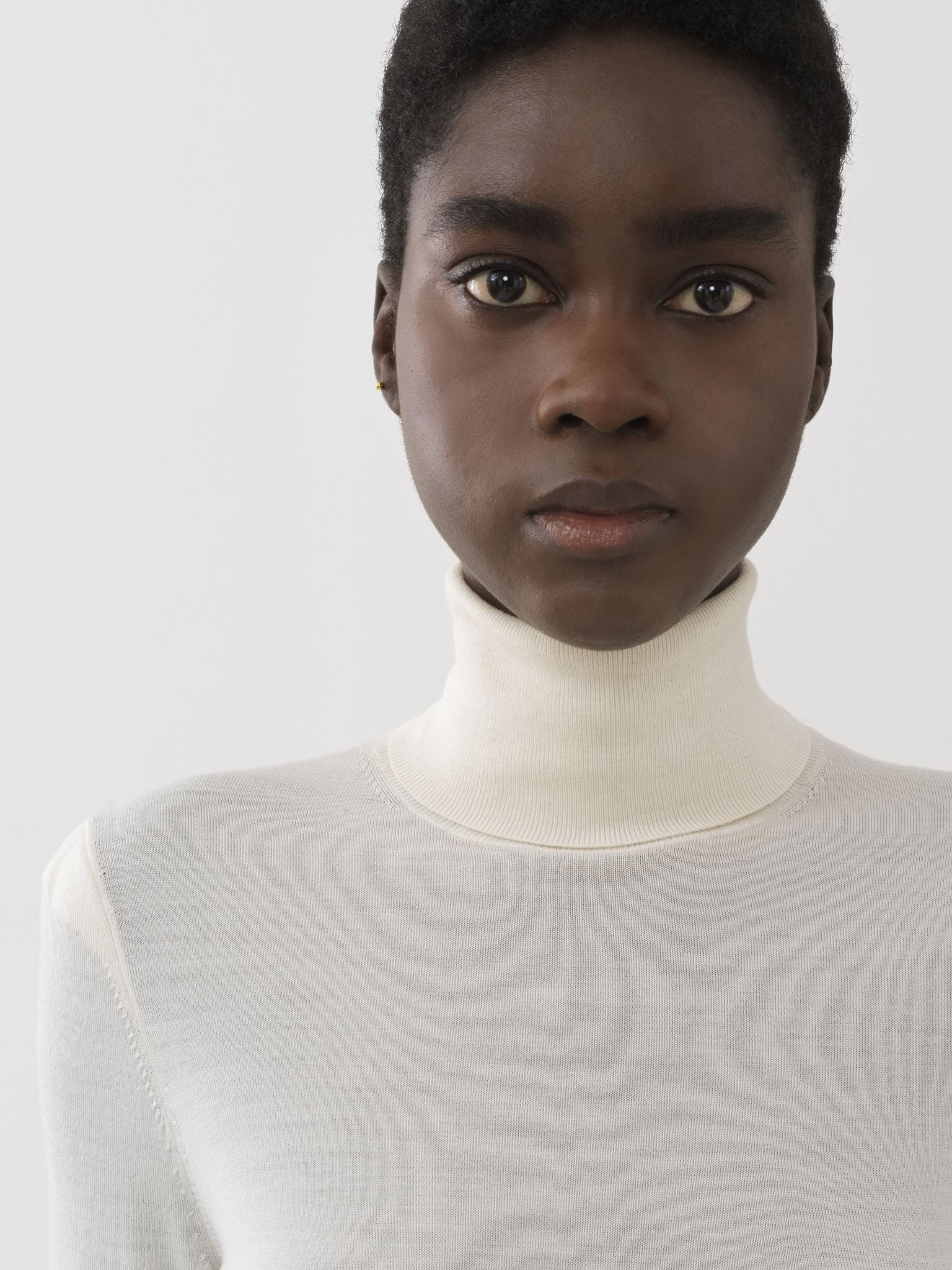 Pull à col roulé ajusté en laine - Iconic Milk