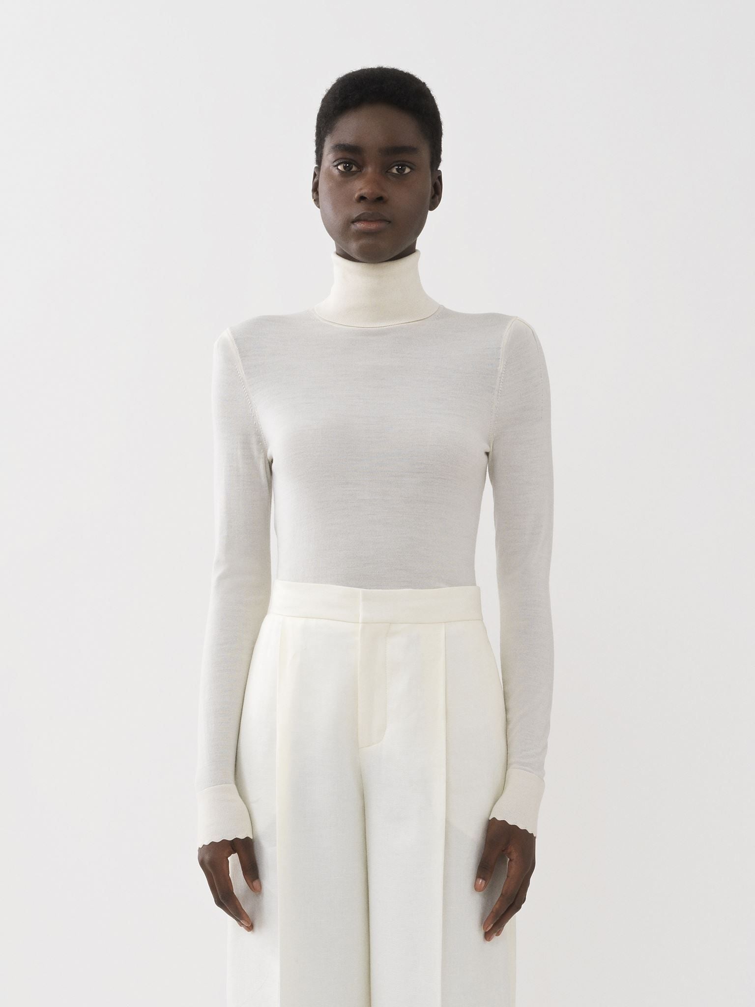 Pull à col roulé ajusté en laine - Iconic Milk
