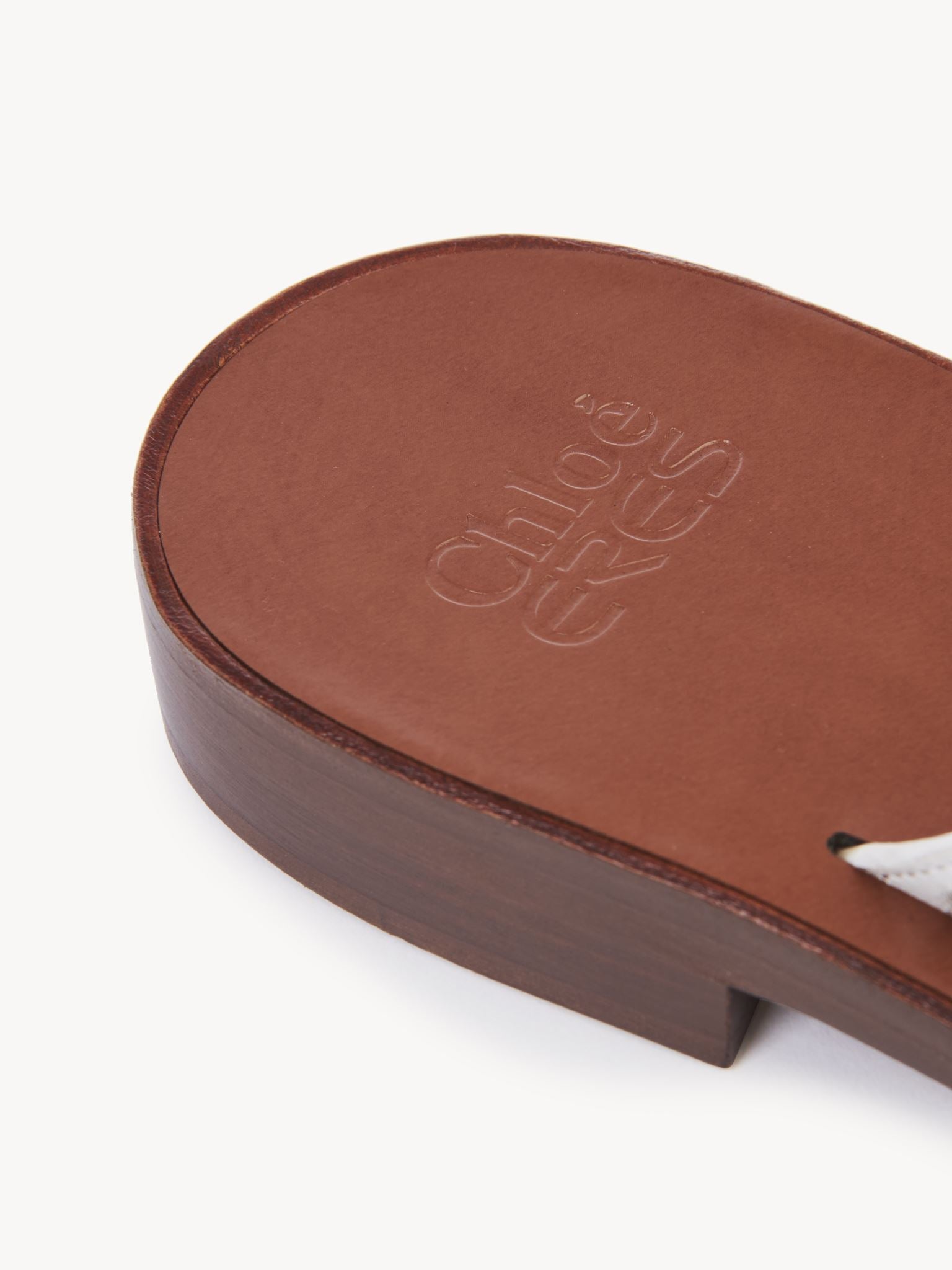 Tongs Paz Chloé x Eres en cuir - Iconic Milk