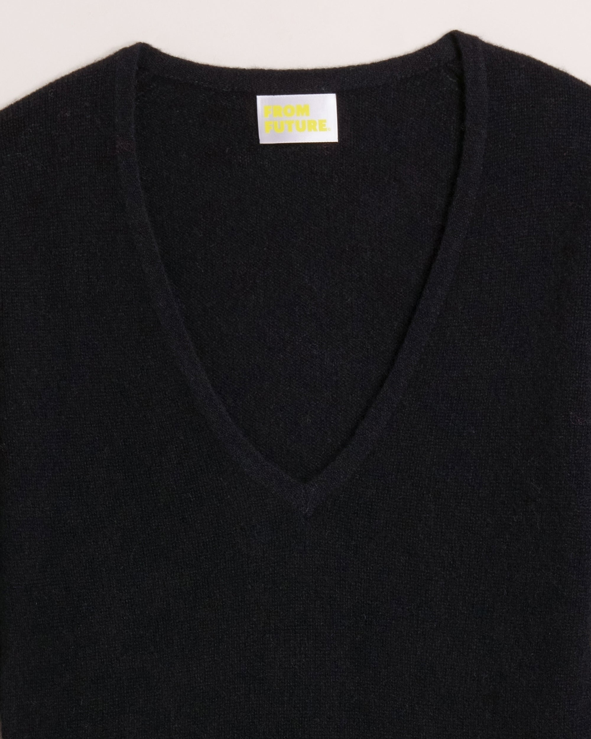 Pull fin Light à col V en cachemire - Black