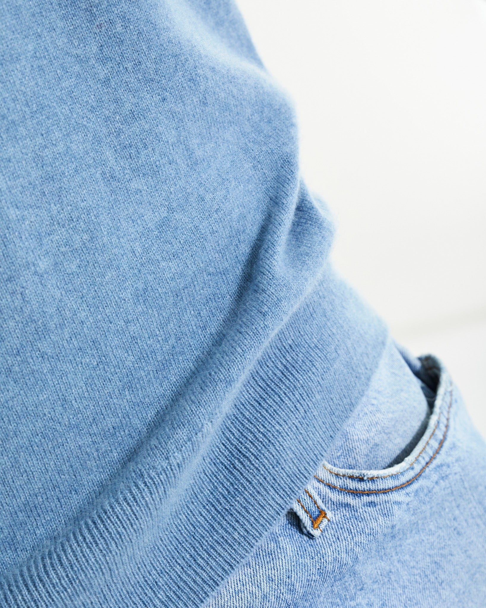 Pull à col V en cachemire - Denim Blue