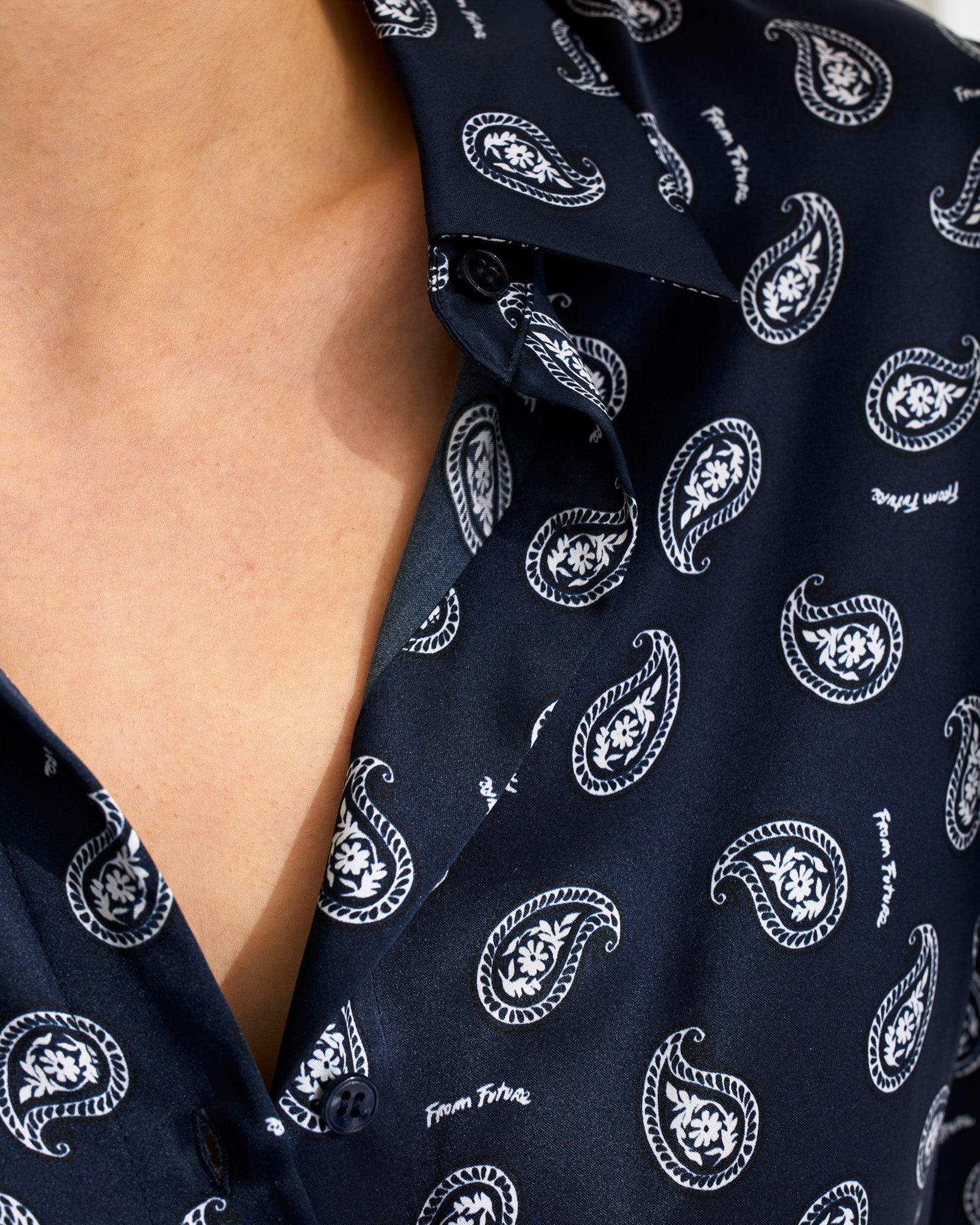 Robe chemise Angie en soie - Navy Bandana