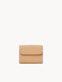 Portefeuille compact à trois volets Alphabet en cuir - Soft Tan