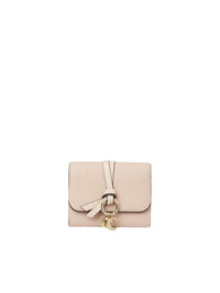 Portefeuille compact à trois volets Alphabet en cuir - Cement Pink