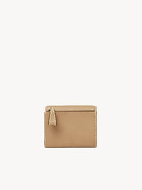 Portefeuille compact à trois volets Edith en cuir - Soft Tan