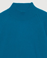 Pull court à col montant Light en cachemire - Power Blue