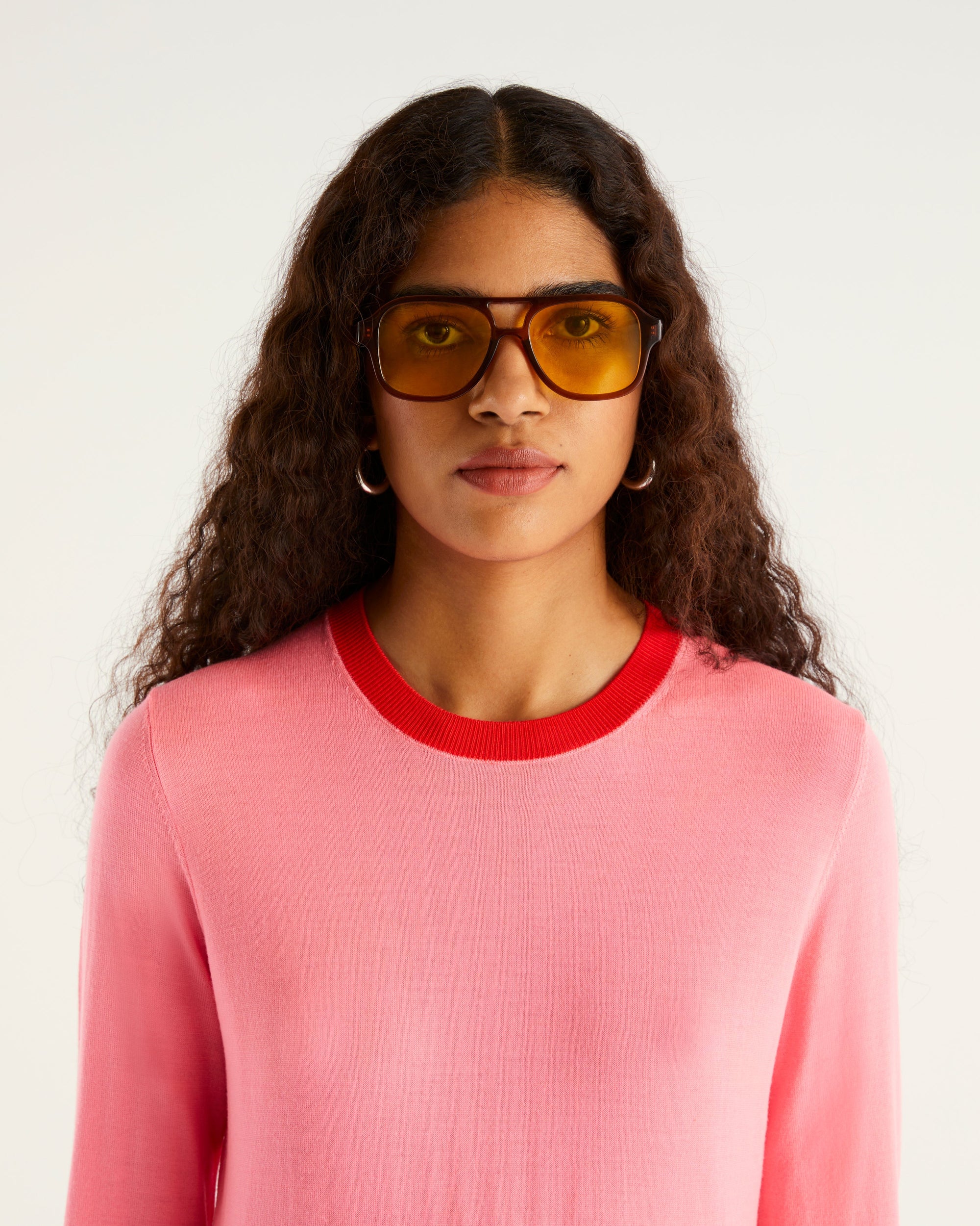 Pull court et bicolore à col rond en laine mérinos - Acid Pink