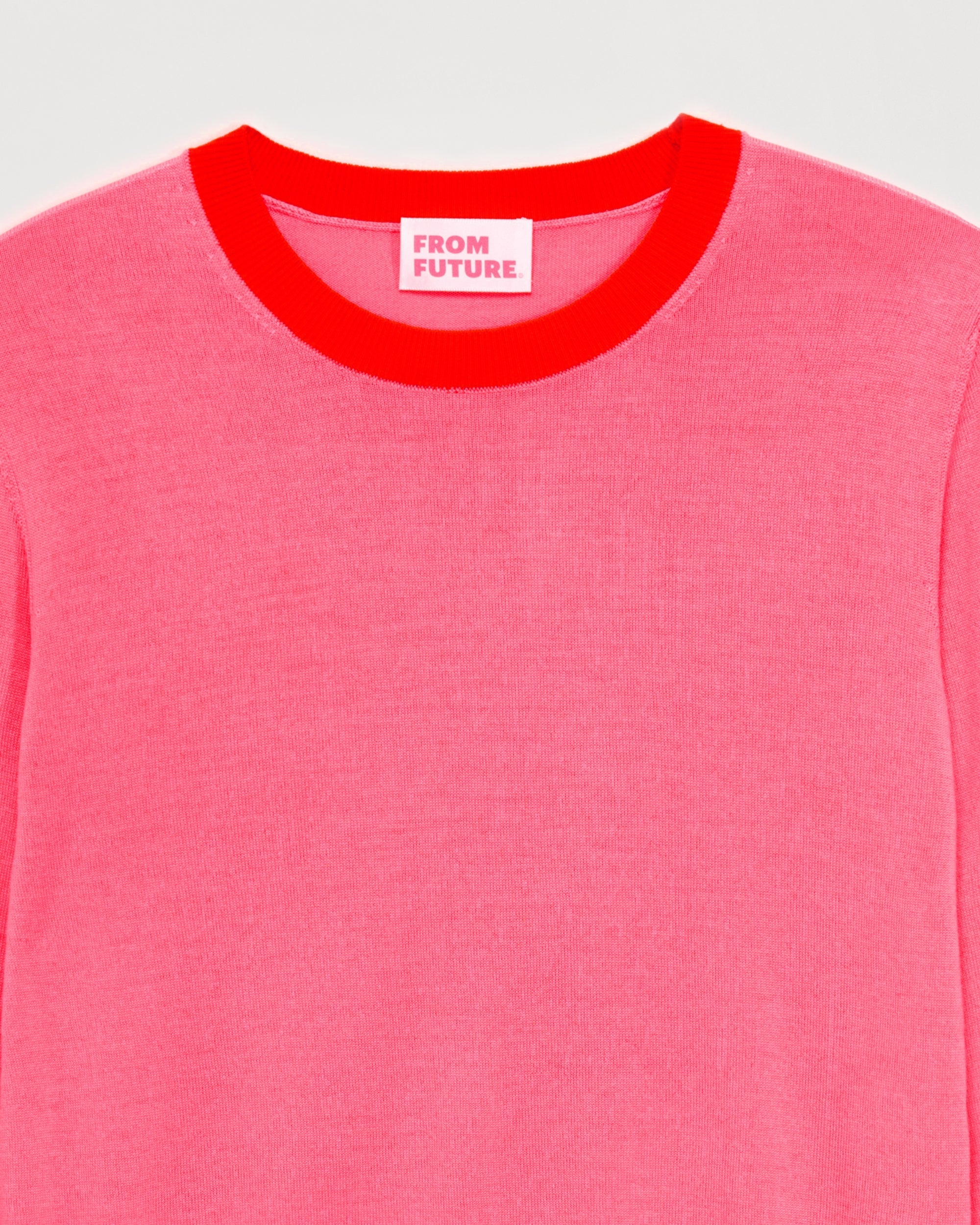 Pull court et bicolore à col rond en laine mérinos - Acid Pink