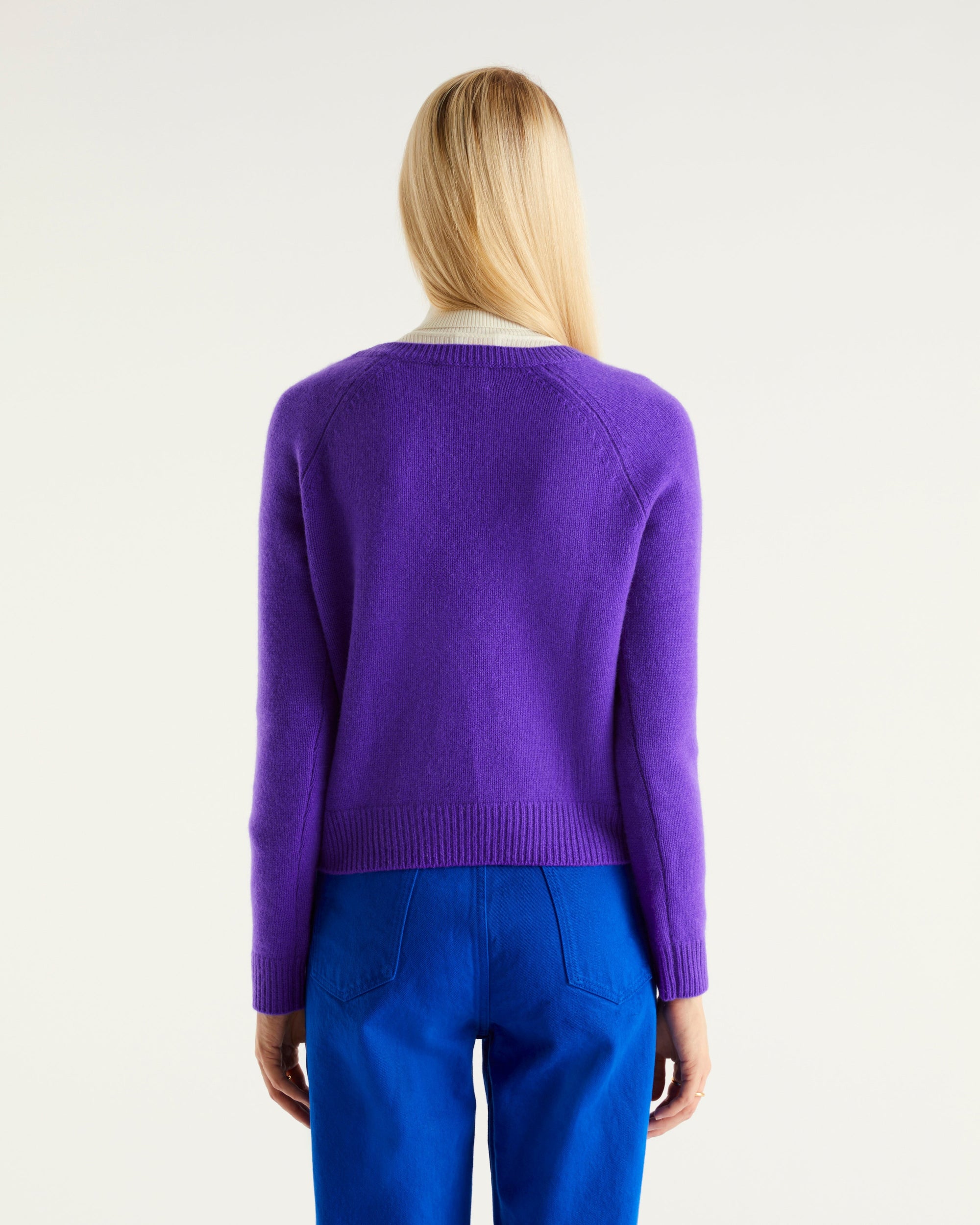 Pull court à col V en cachemire - Neon Purple