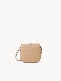 Mini sac porté épaule Alphabet en cuir - Bronzage Léger