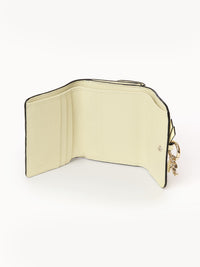 Portefeuille compact à trois volets Alphabet en cuir - Porcelain Yellow