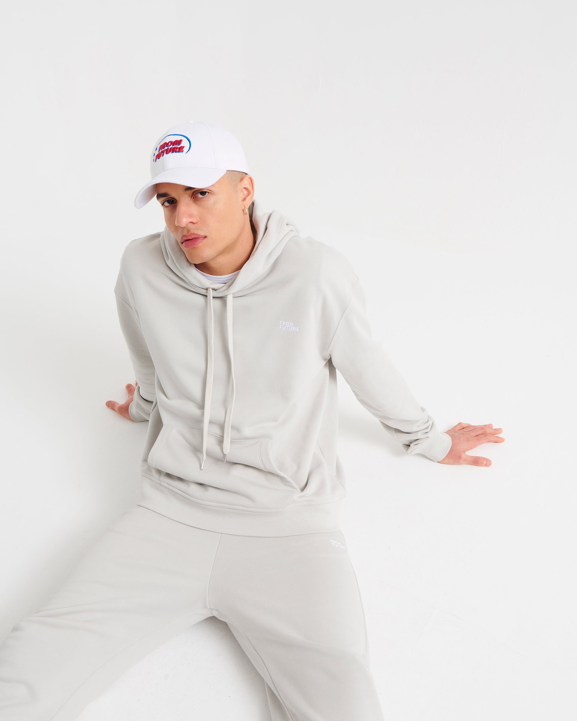 Hoodie unisexe oversize à broderie - Pearl Grey