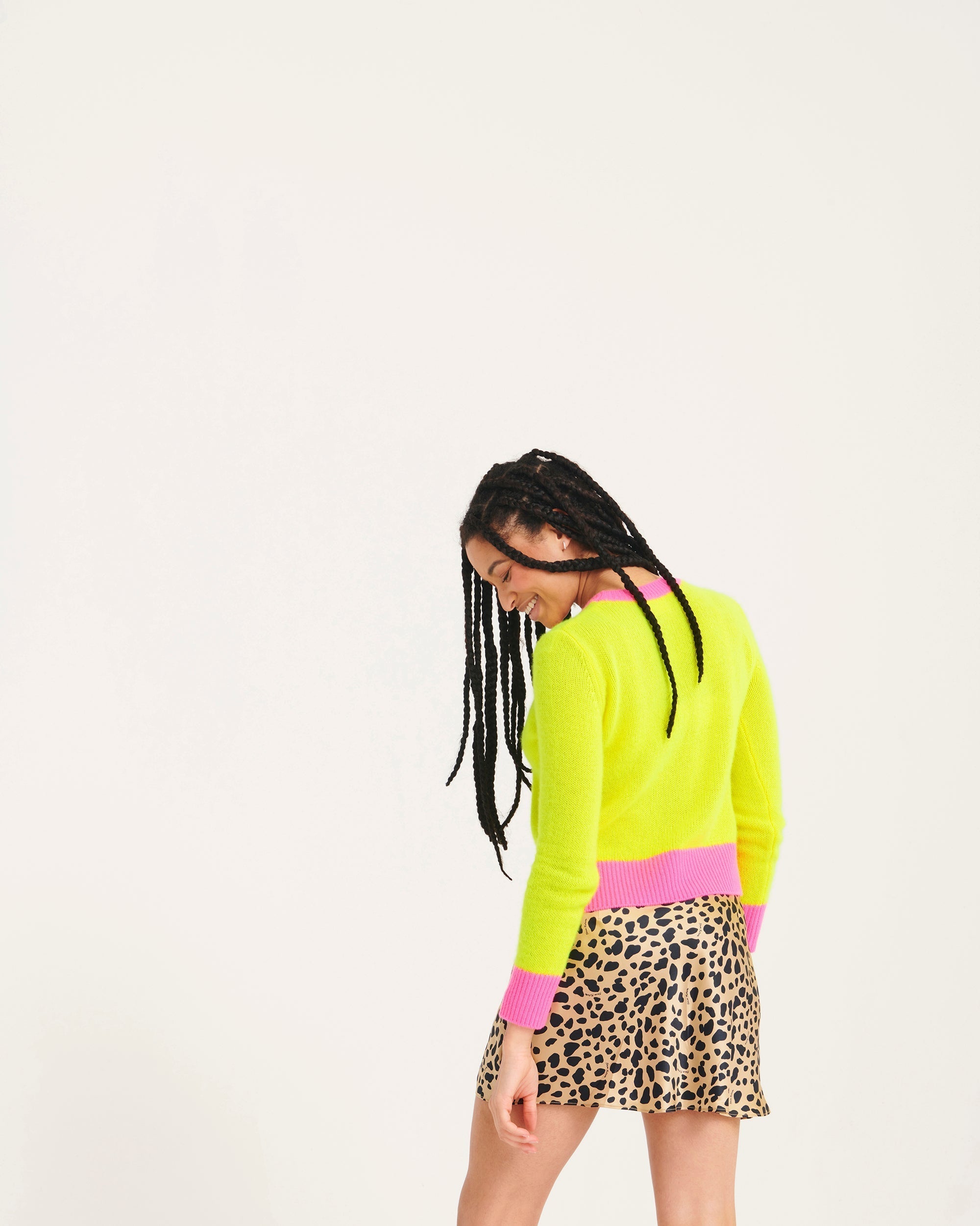 Pull court Light à col rond bicolore en cachemire - Neon Yellow