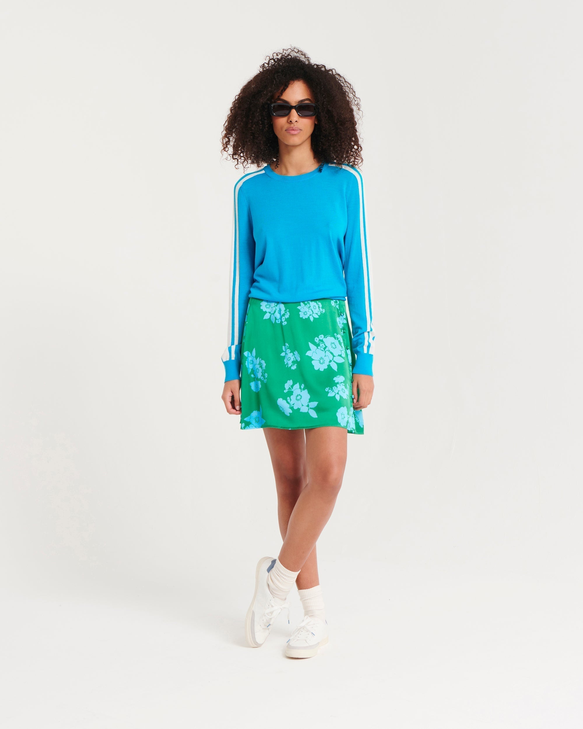 Pull à col rond à bandes en laine mérinos - Aqua Blue