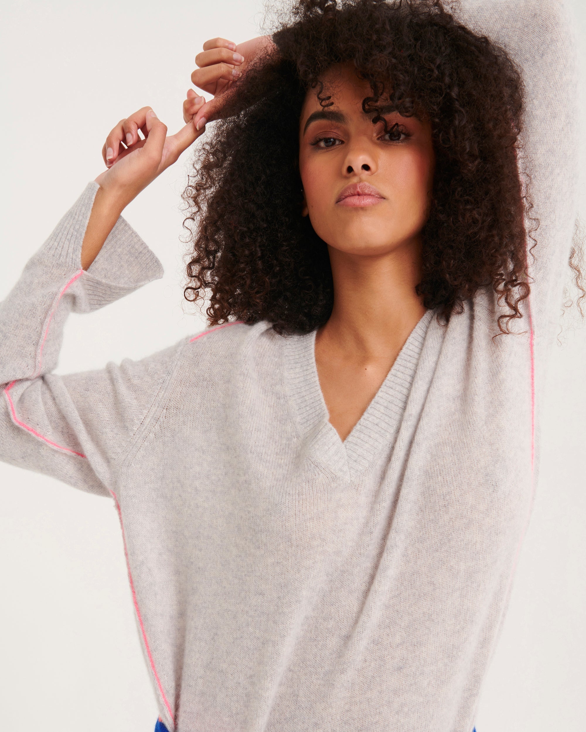 Pull à col V oversize coutures contrastées en cachemire - Bright Red