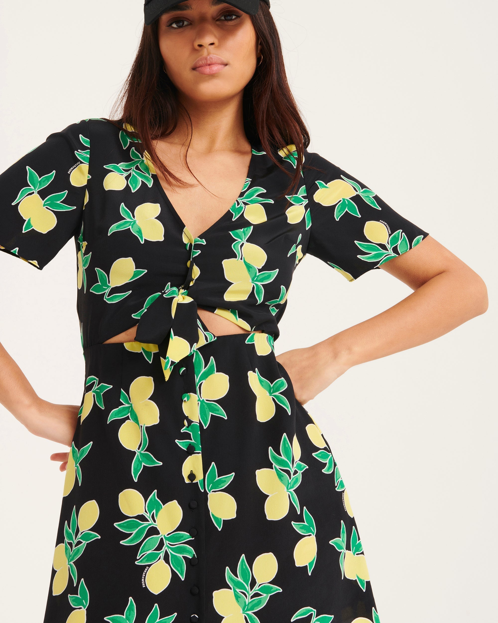 Robe courte Giulia en soie - Black Lemons