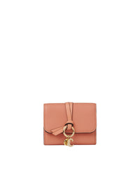 Portefeuille compact à trois volets Alphabet en cuir - Flaming Coral