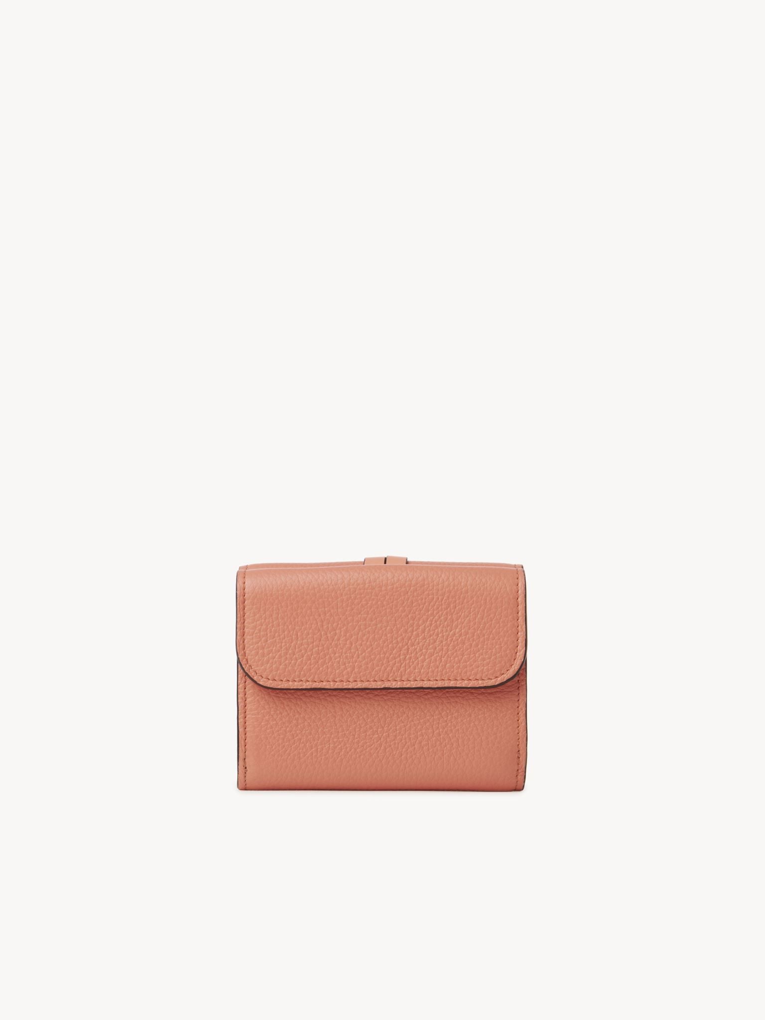 Portefeuille compact à trois volets Alphabet en cuir - Flaming Coral