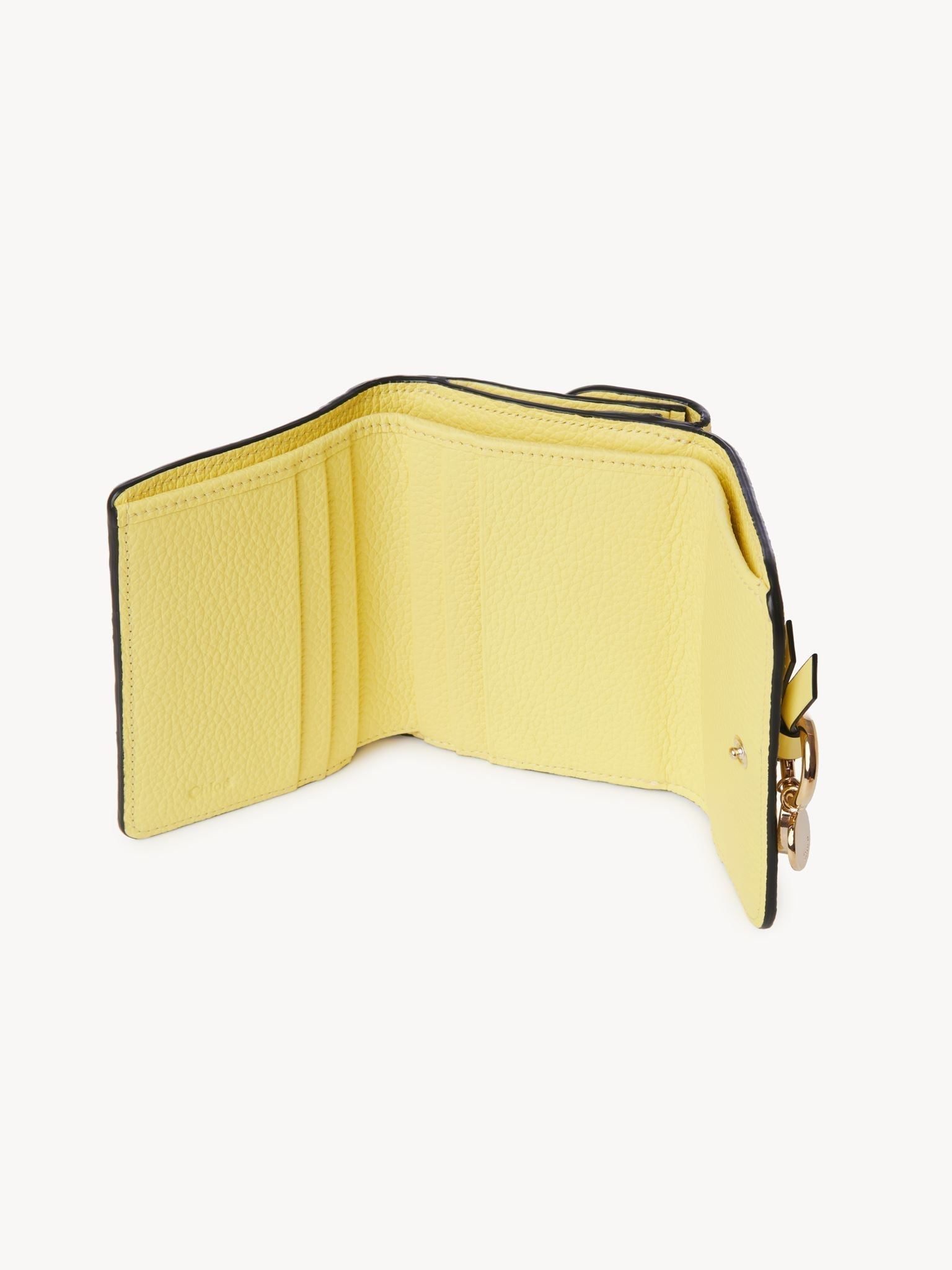 Portefeuille compact à trois volets Alphabet en cuir - Daffodil Yellow
