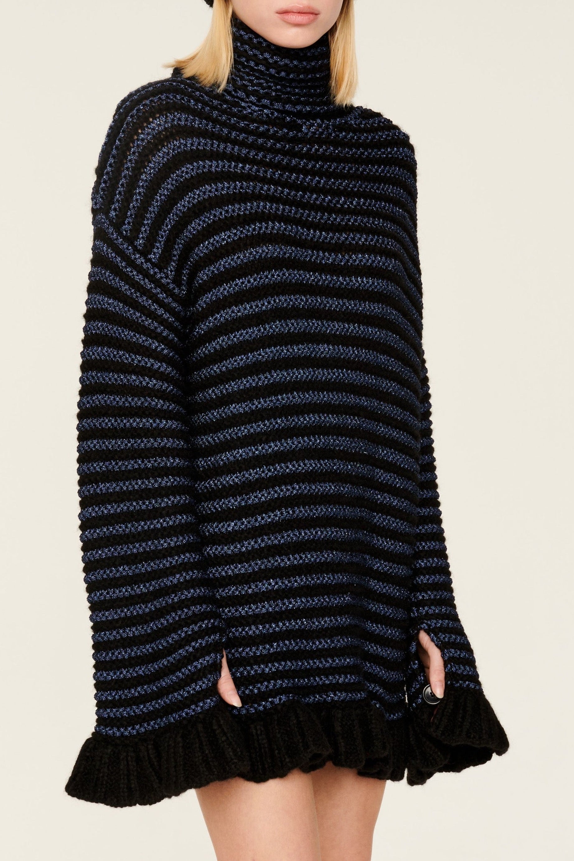 Robe courte tricot à coutures apparentes et à volants - Noir & Bleu