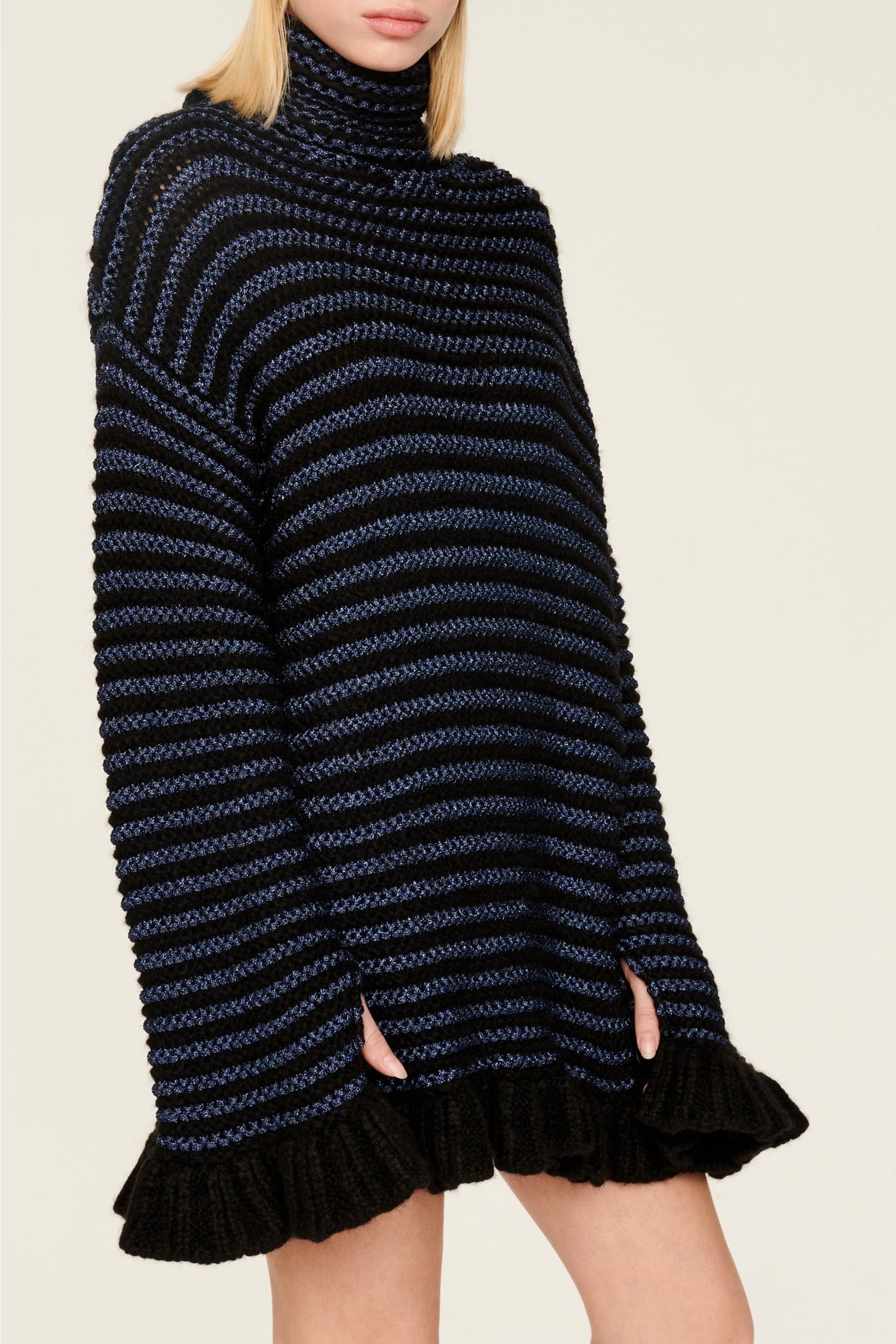 Robe courte tricot à coutures apparentes et à volants - Noir & Bleu