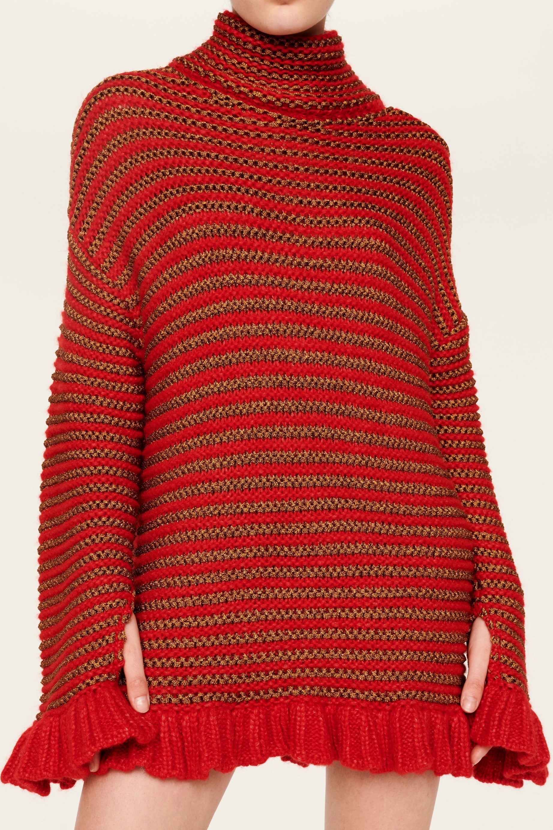 Robe courte tricot à coutures apparentes et à volants - Rouge & Or