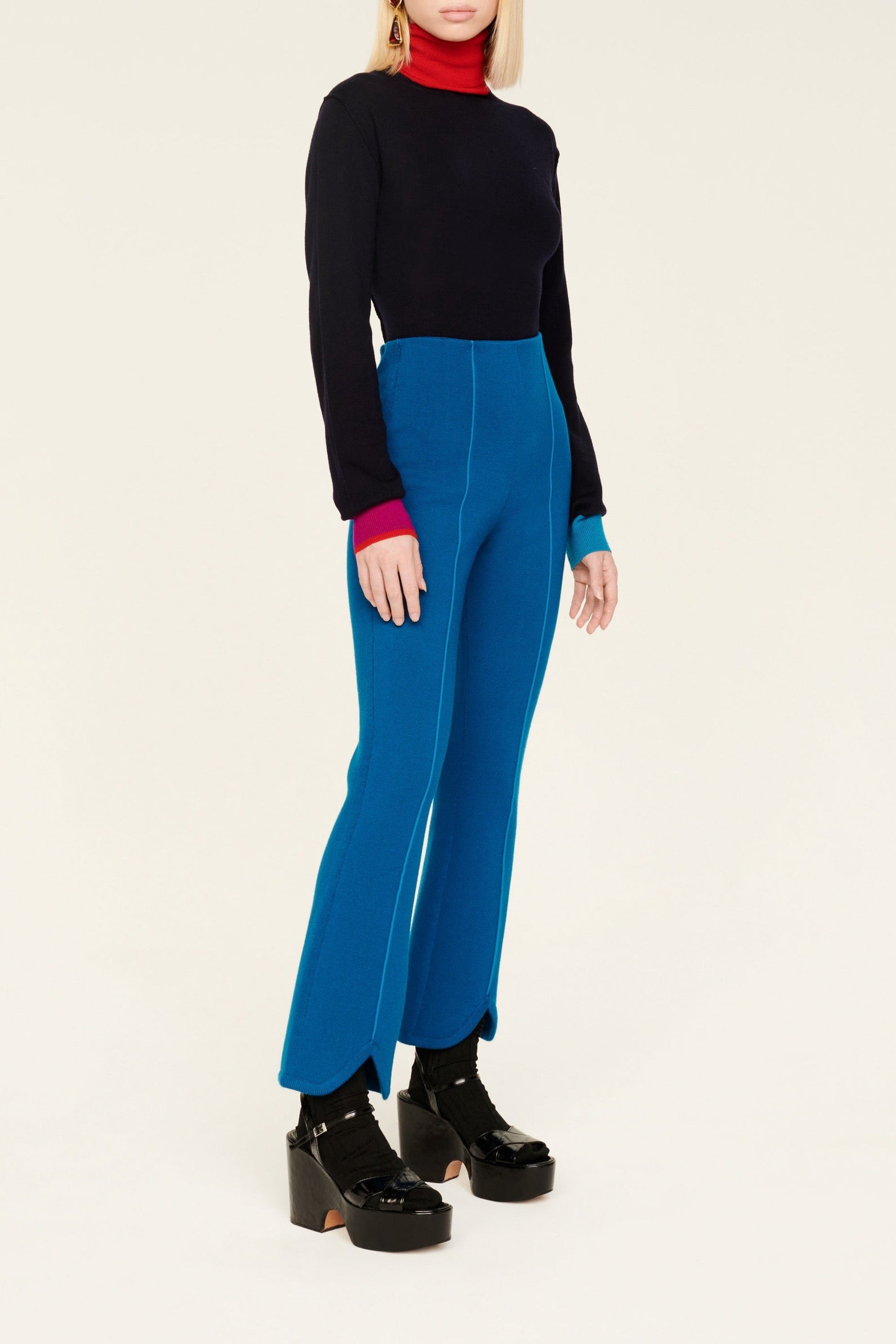 Pantalon Milano échancré coupe flare en laine - Bleu de Prusse