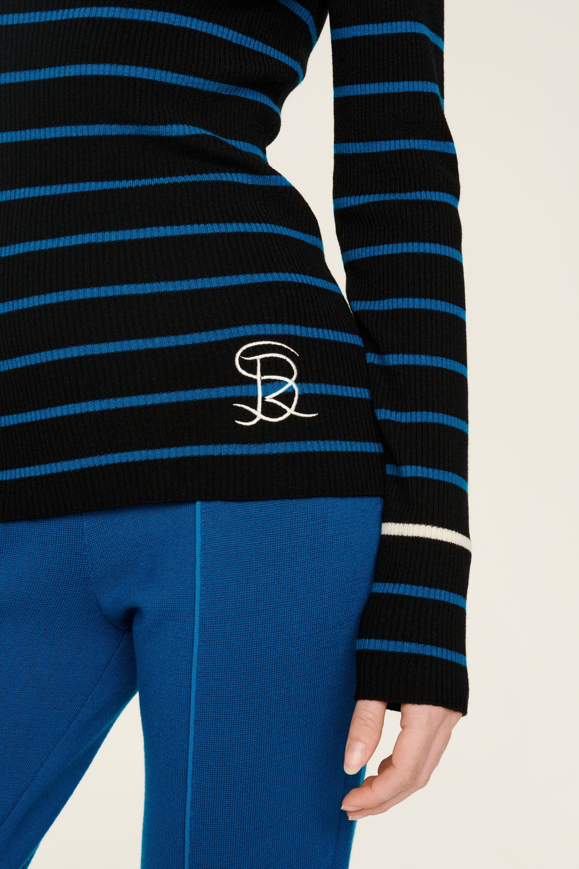 Hoodie côtelée en laine - Noir & Bleu de Prusse