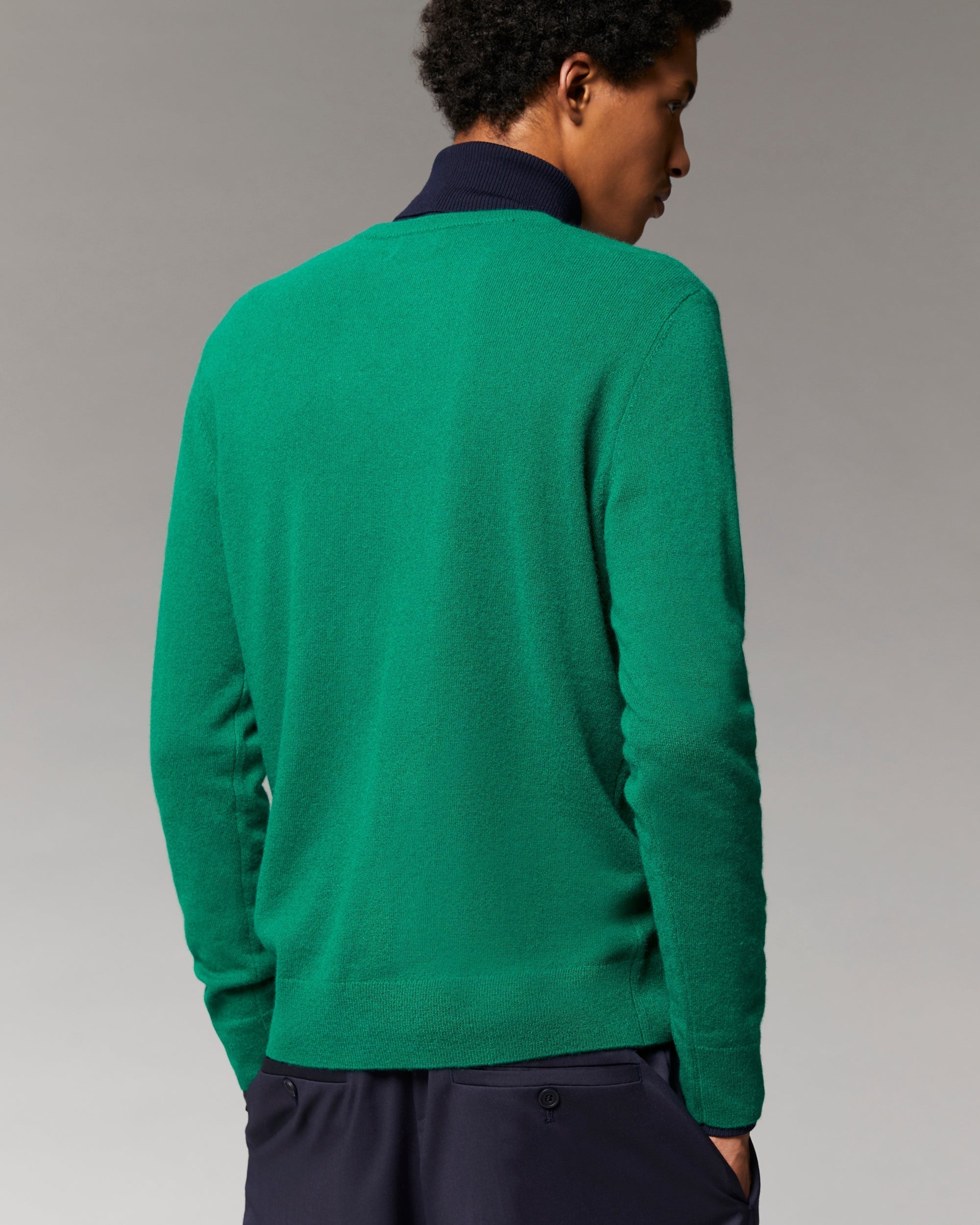 Pull classique à col V en cachemire - Bottle Green