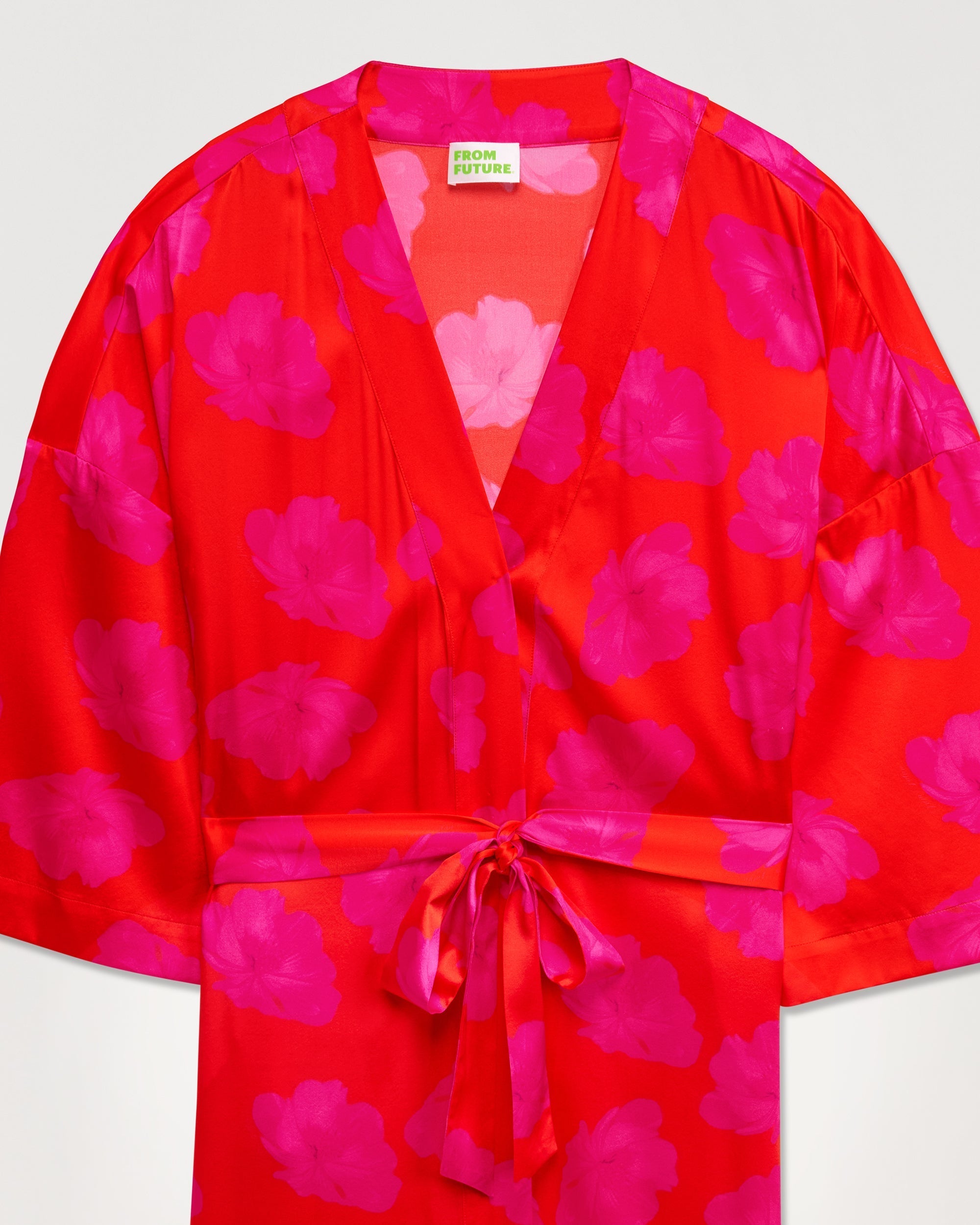 Kimono Katie à motif fleuri en soie - Red Poppy