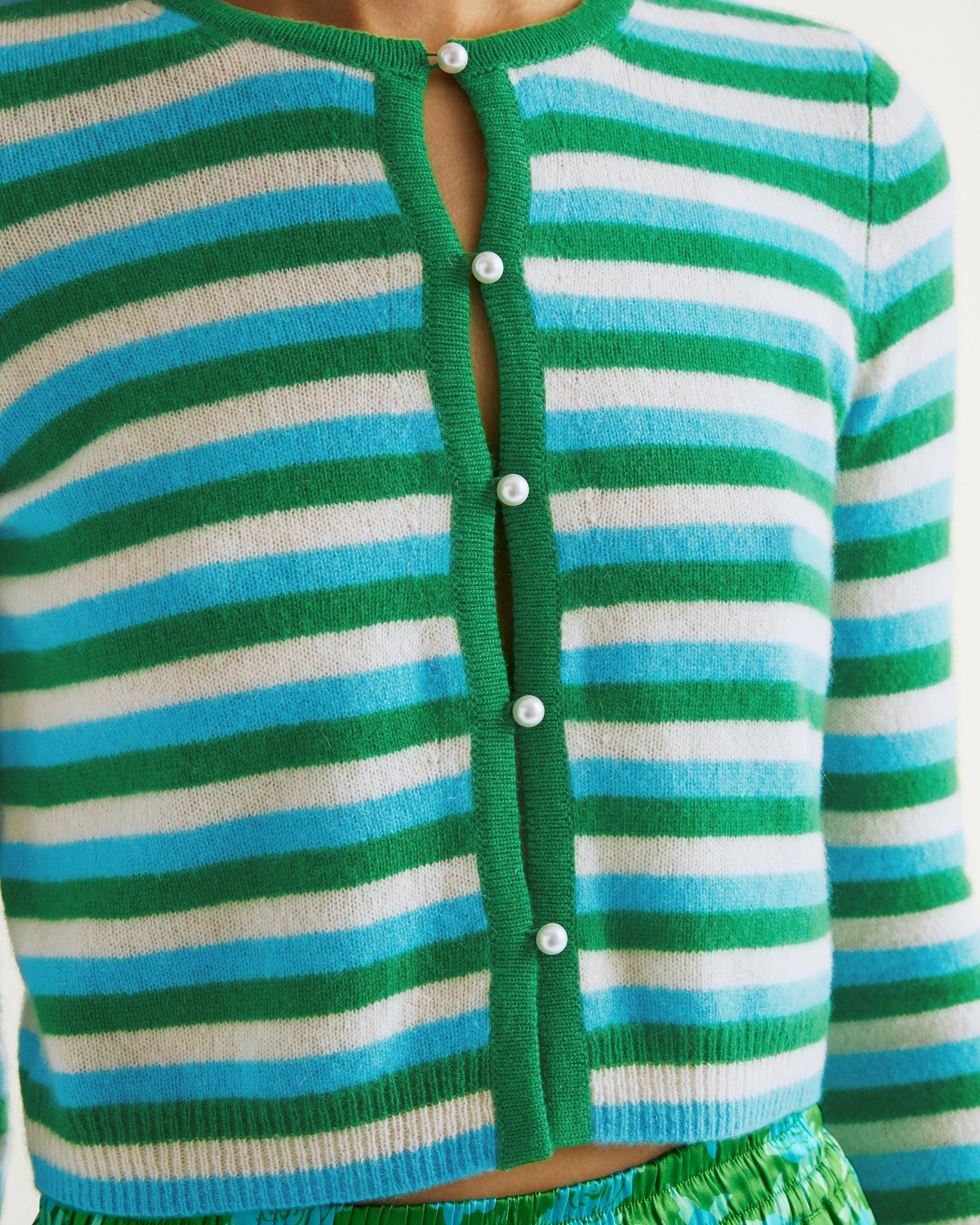 Cardigan court à rayures et perles en cachemire - Summer Green