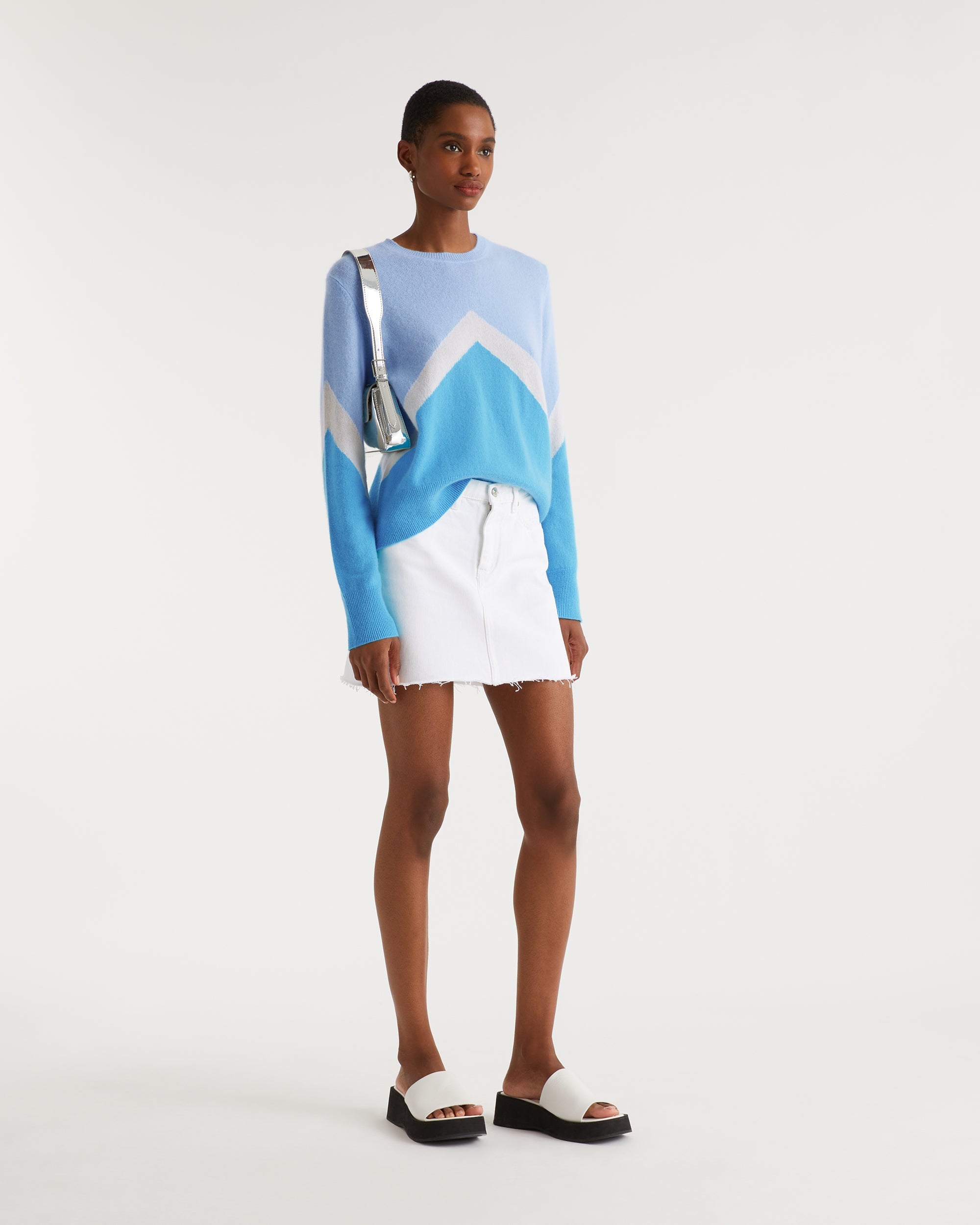 Pull oversize motif V tricolore en cachemire - Water Blue