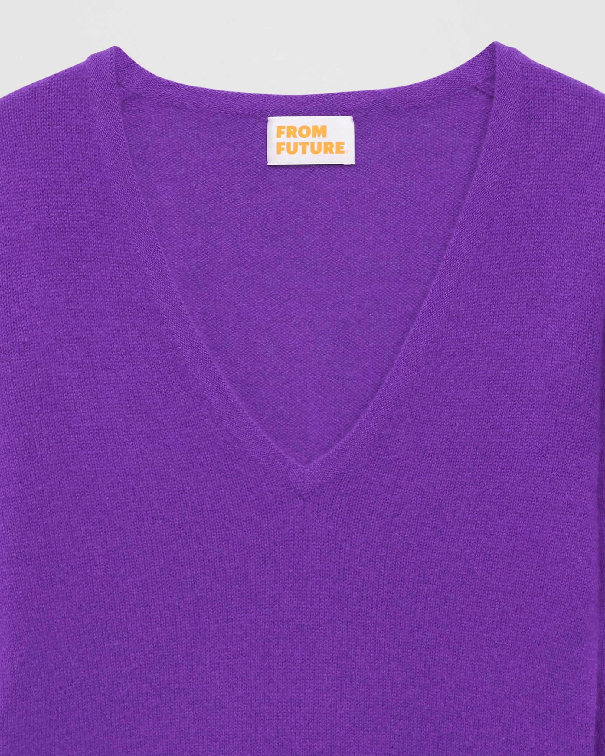 T-shirt Light slim à col V en cachemire - Neon Purple
