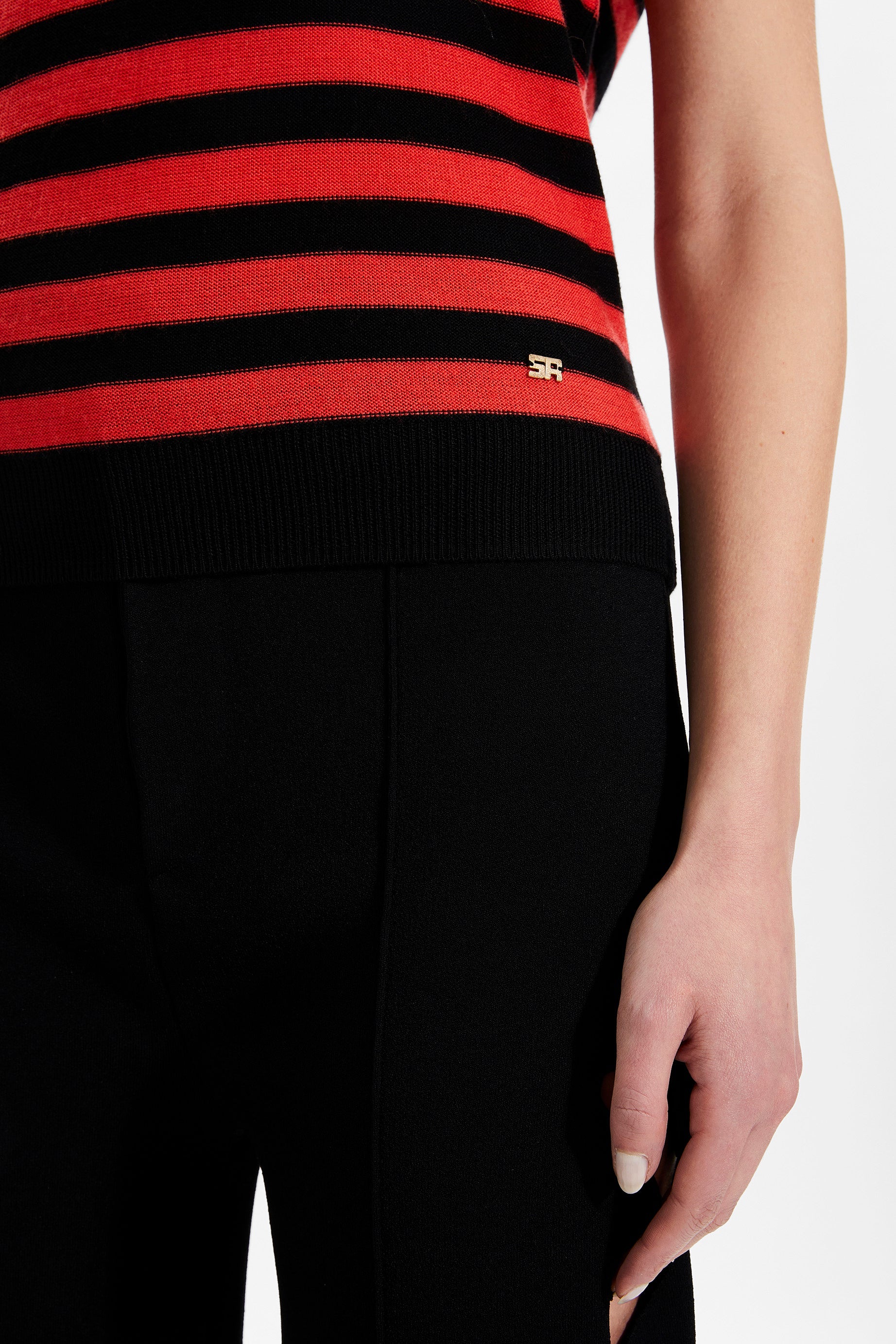 Pull Poor Boy rayé à manches courtes en laine - Noir & Corail