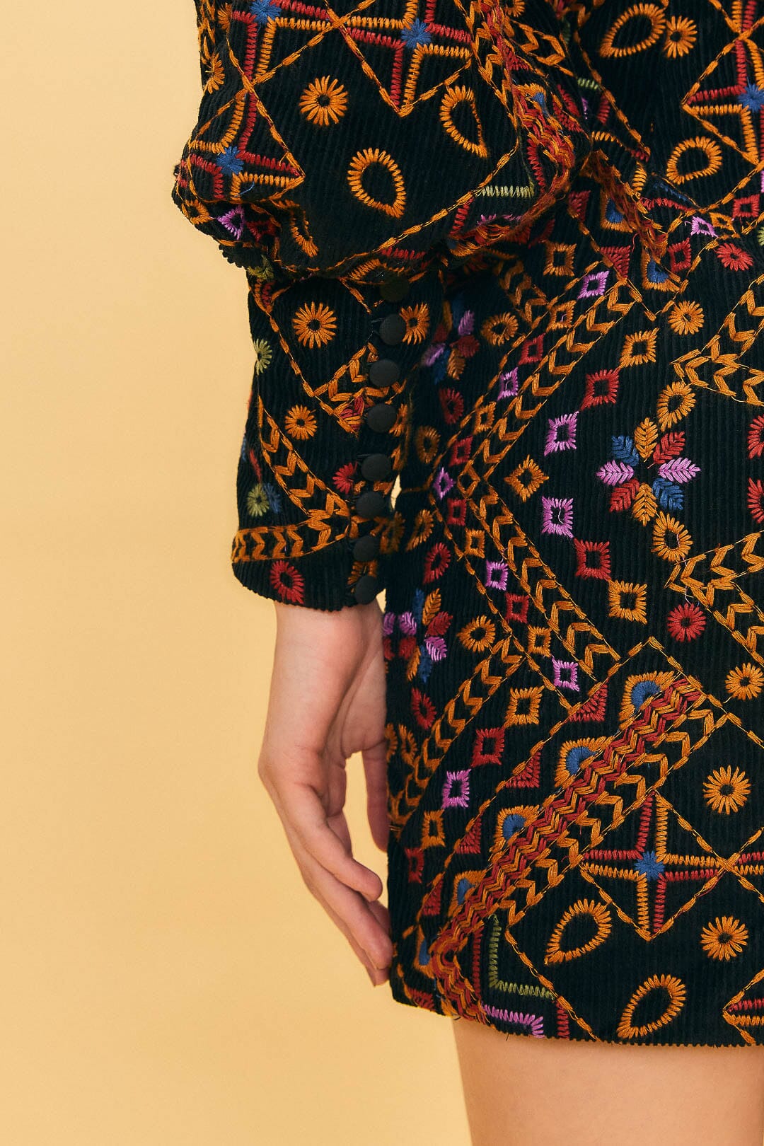 Robe courte à manches bouffantes en velours côtelé brodé - Marron