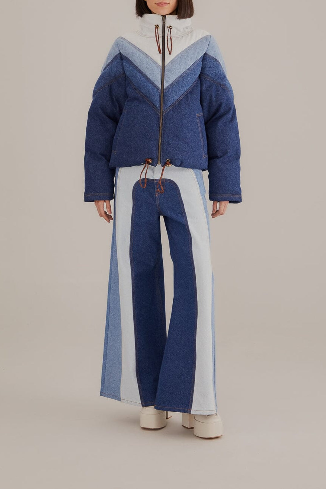 Pantalon large en denim patchwork en coton - Bleu