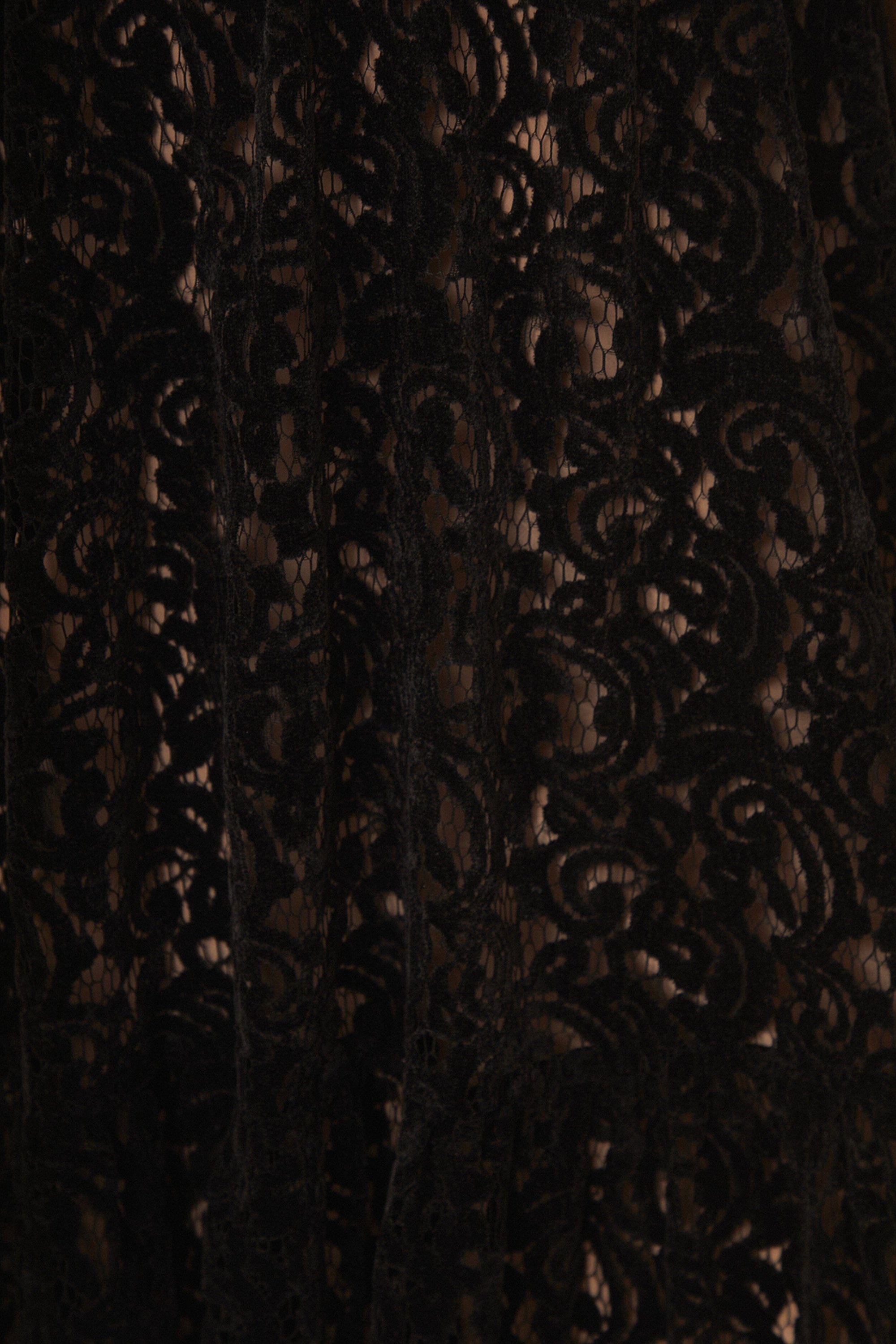 Robe longue sans manches en dentelle et velours - Noir