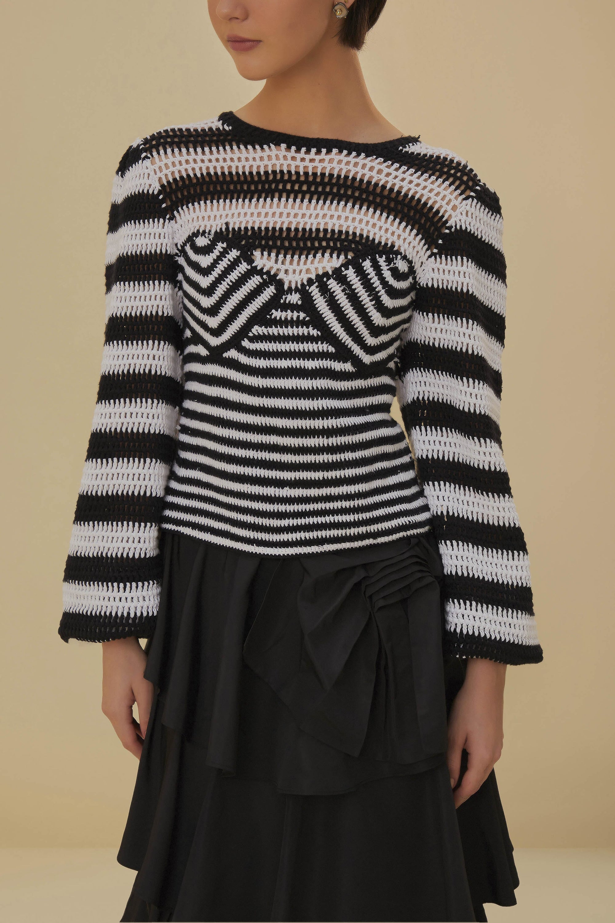 Pull à manches bouffantes à rayures en crochet en coton - Noir