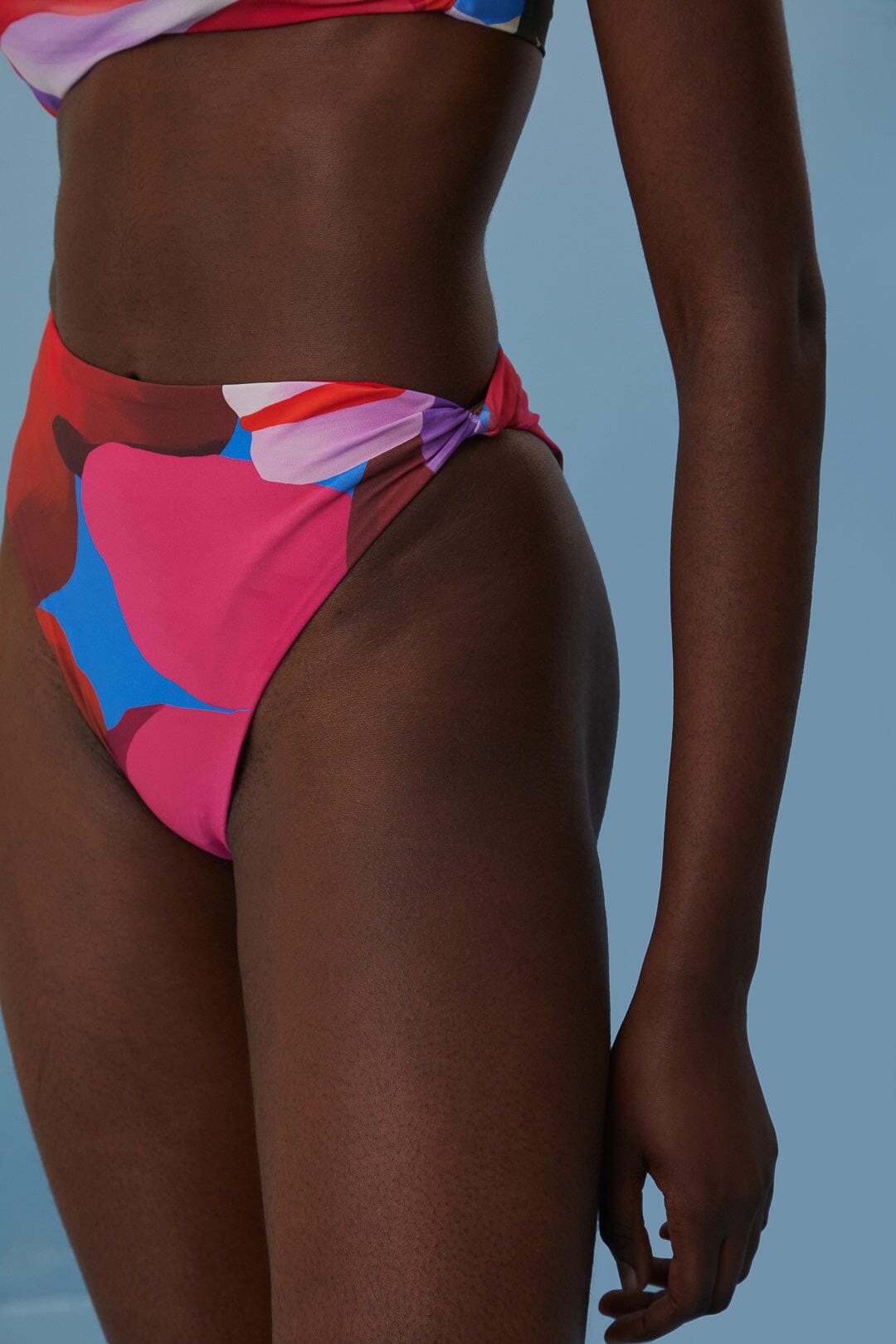 Bas de bikini taille haute Watercolor Flora - Rouge