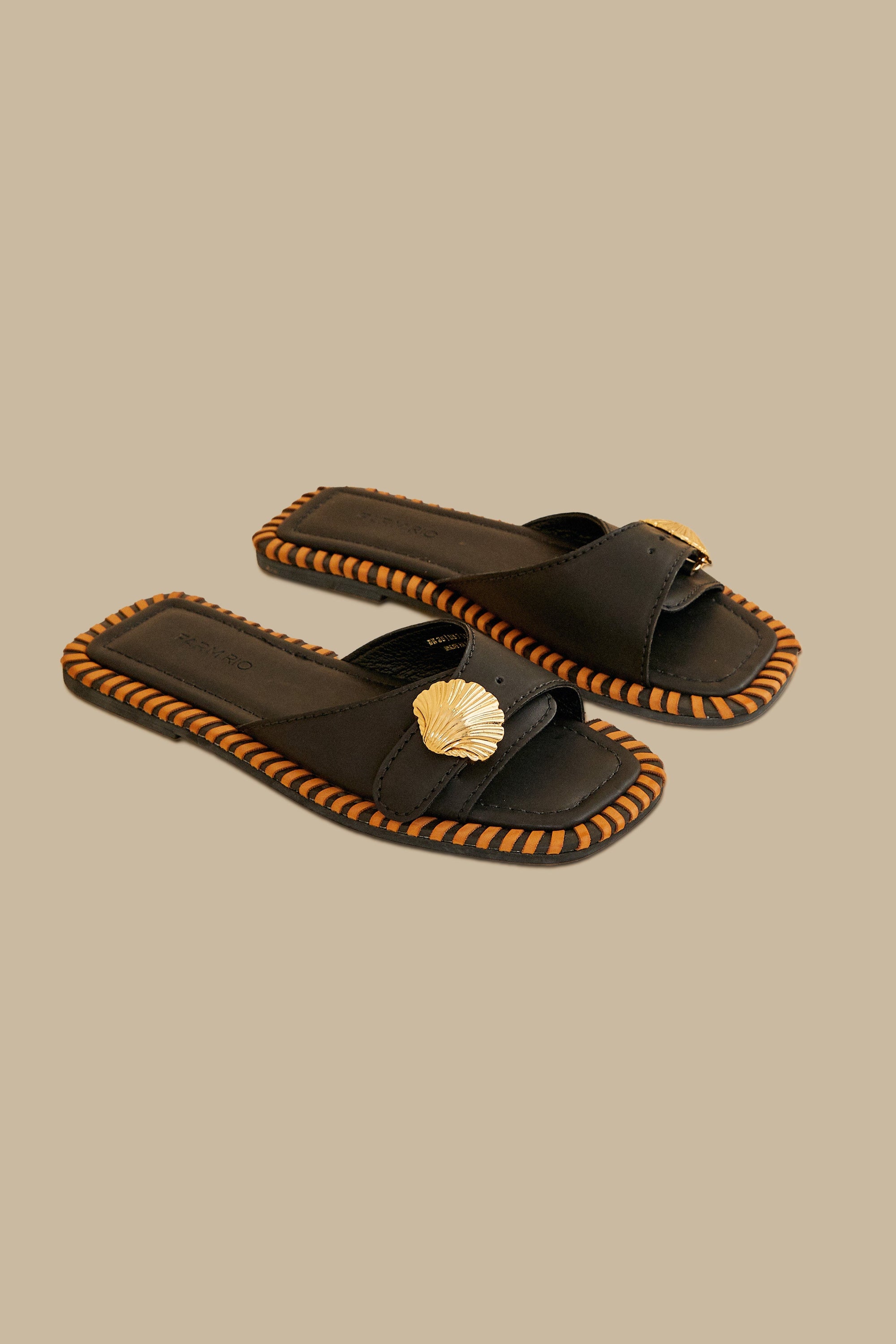 Mules plates Coquillage - Noir