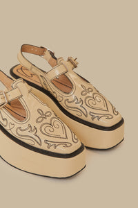 Sling back à plateforme brodées et lanières en cuir - Beige