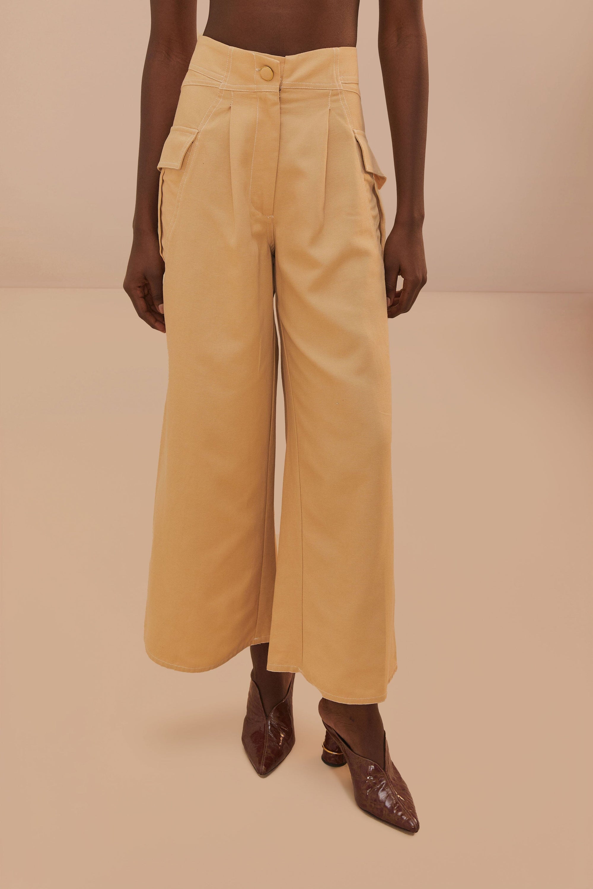 Pantalon surpiqué taille basse en coton - Beige
